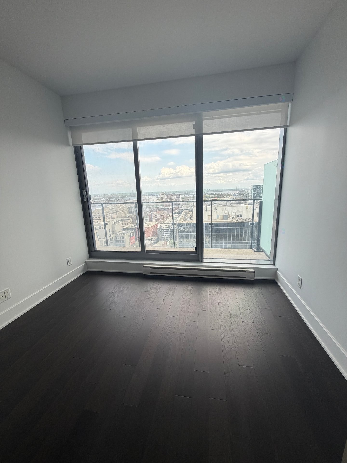 









720


Rue St-Jacques

, 2106,
Montréal (Ville-Marie),




QC
H3C1A1

