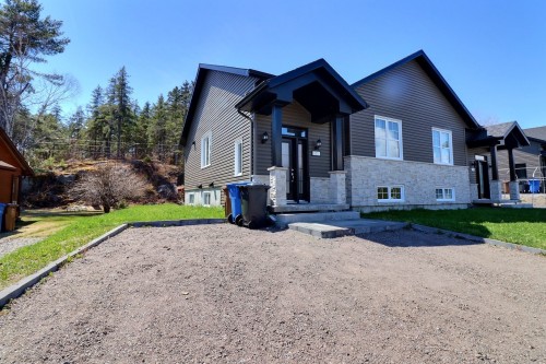 
															
													121
													
													Rue Frédéric
													
												
												Saguenay (Chicoutimi),
												QC 