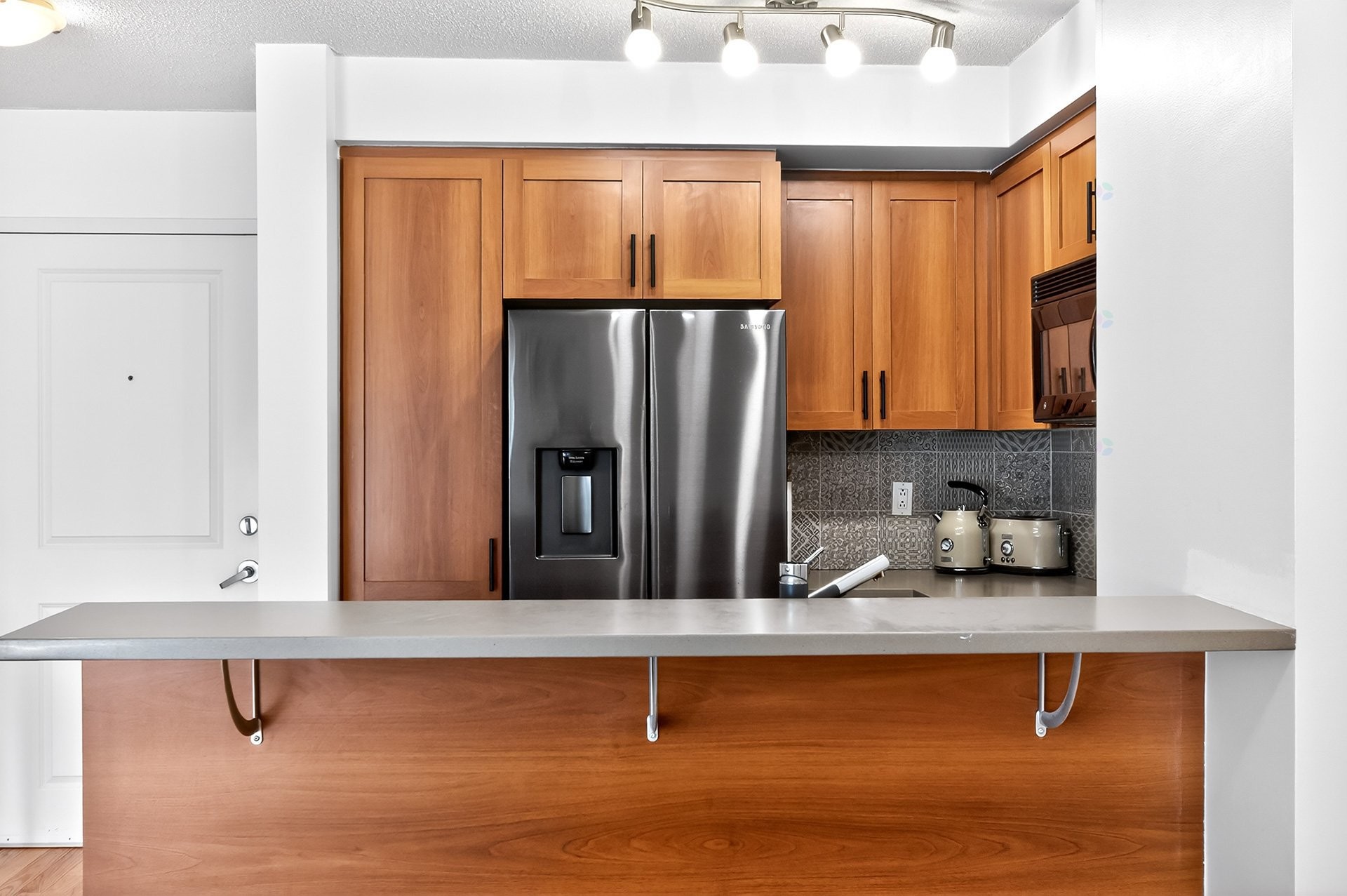 









1280


Rue St-Jacques

, 805,
Montréal (Ville-Marie),




QC
H3C0G1

