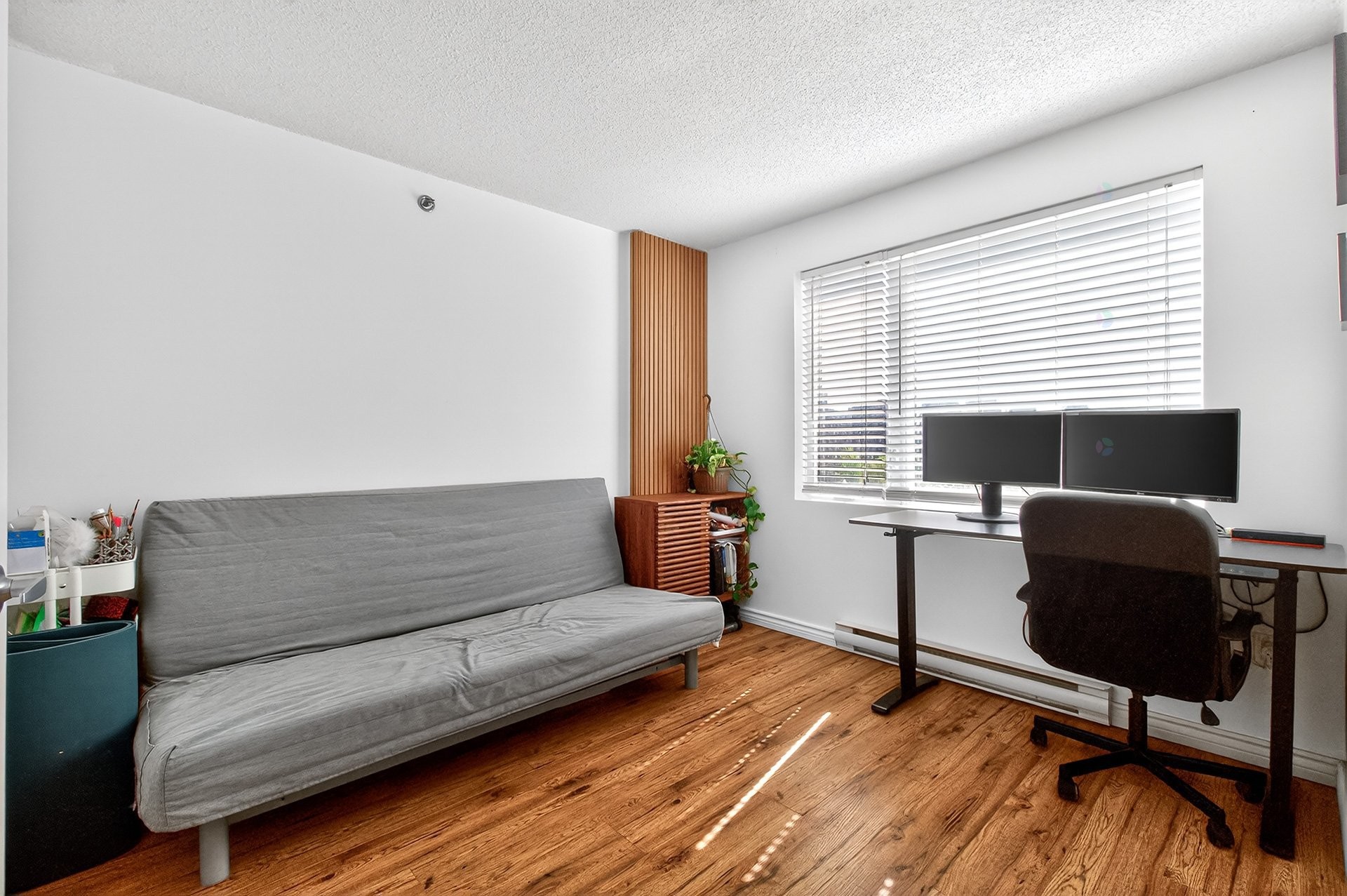 









1280


Rue St-Jacques

, 805,
Montréal (Ville-Marie),




QC
H3C0G1

