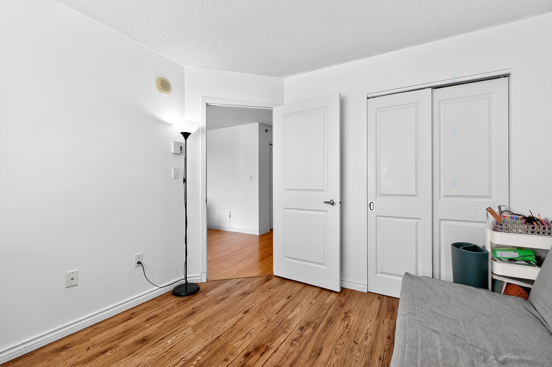 









1280


Rue St-Jacques

, 805,
Montréal (Ville-Marie),




QC
H3C0G1

