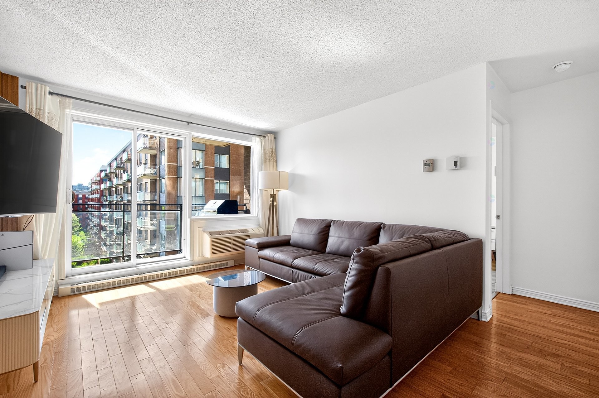 









1280


Rue St-Jacques

, 805,
Montréal (Ville-Marie),




QC
H3C0G1

