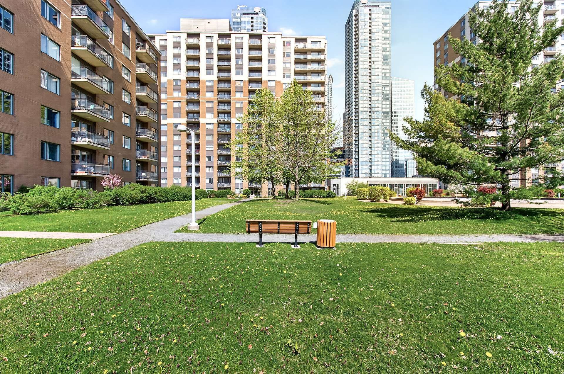 









1280


Rue St-Jacques

, 805,
Montréal (Ville-Marie),




QC
H3C0G1

