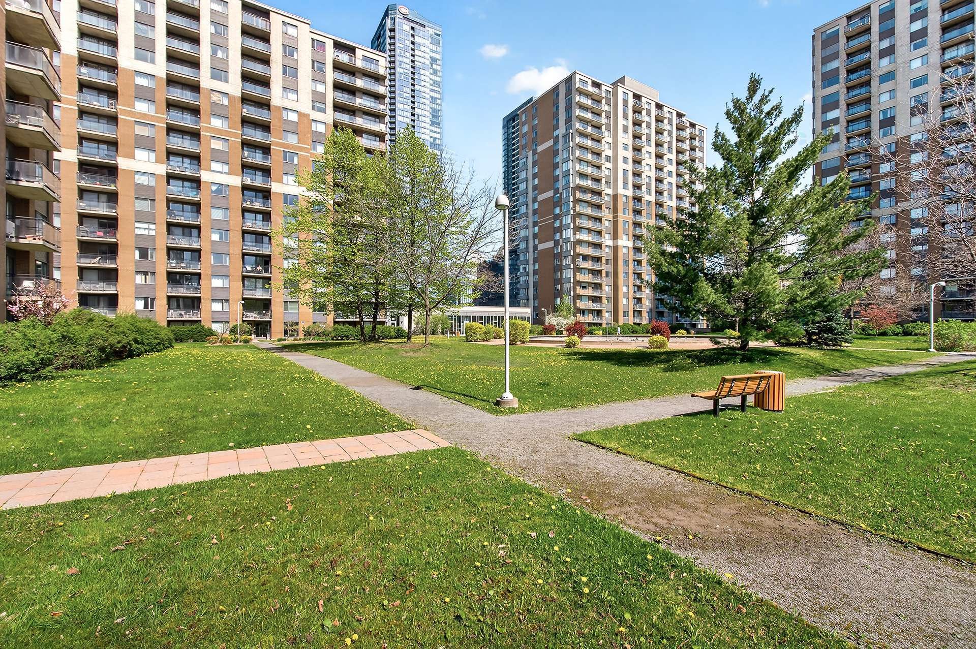 









1280


Rue St-Jacques

, 805,
Montréal (Ville-Marie),




QC
H3C0G1

