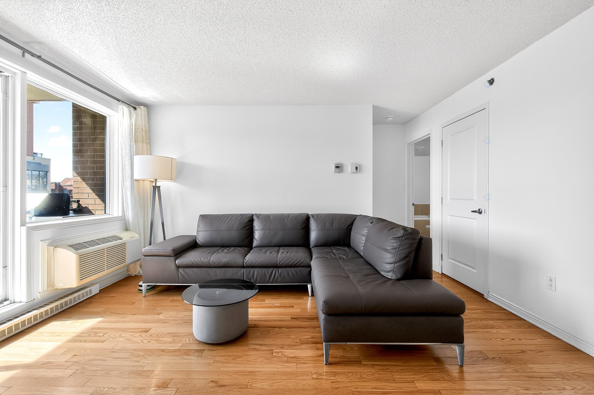 









1280


Rue St-Jacques

, 805,
Montréal (Ville-Marie),




QC
H3C0G1

