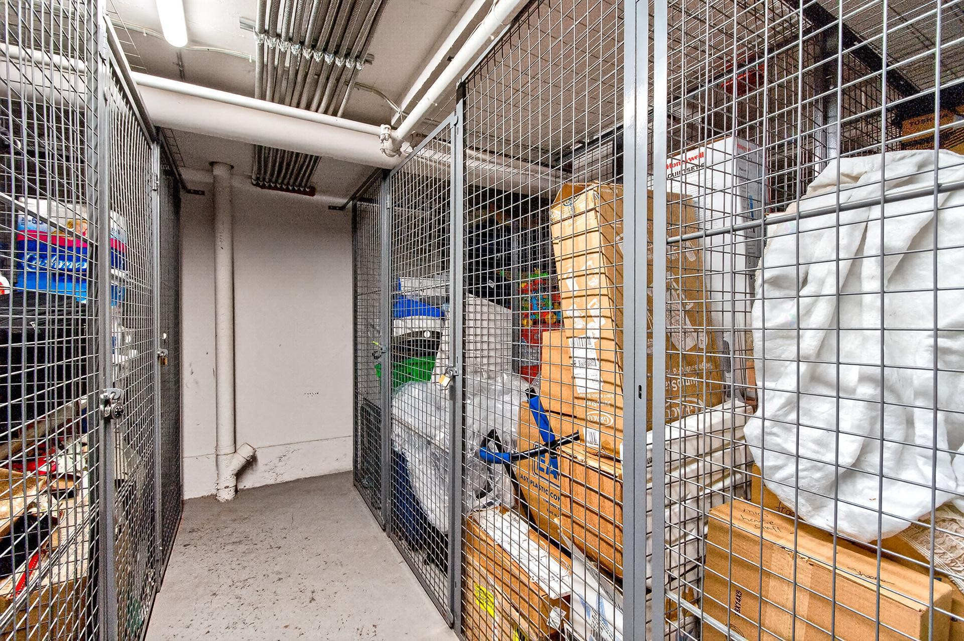 









1280


Rue St-Jacques

, 805,
Montréal (Ville-Marie),




QC
H3C0G1

