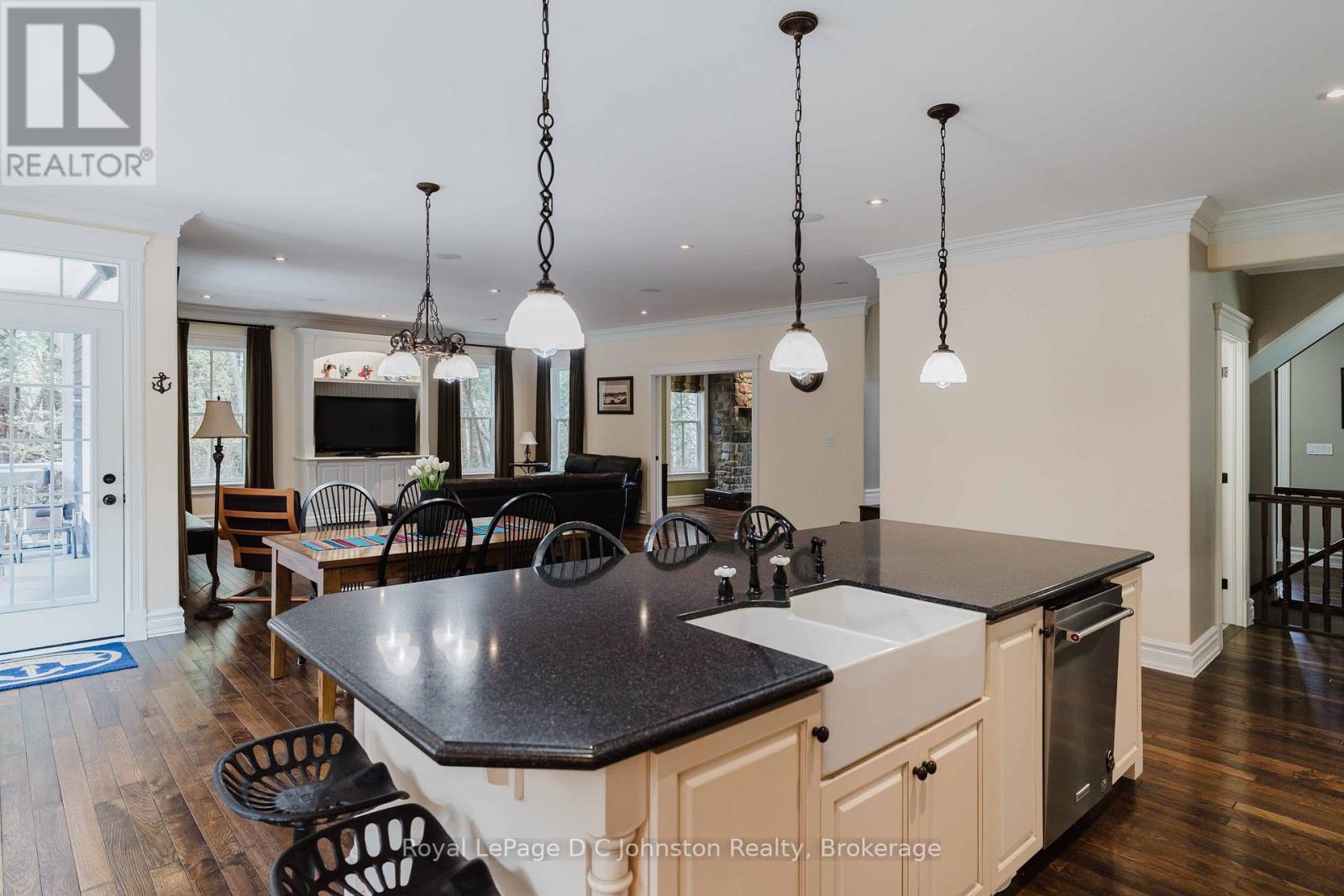 












184 TRILLIUM DRIVE

,
Saugeen Shores,




Ontario
N0H2C2

