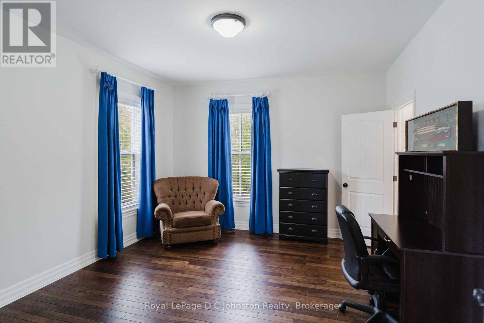












184 TRILLIUM DRIVE

,
Saugeen Shores,




Ontario
N0H2C2

