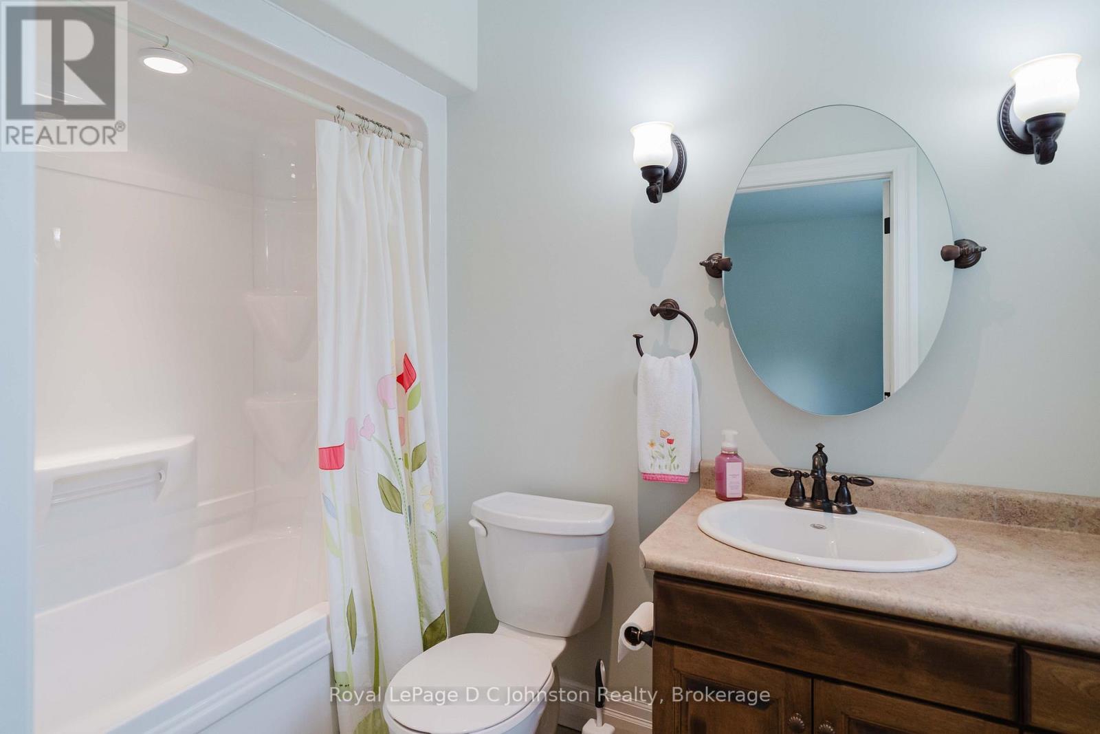 












184 TRILLIUM DRIVE

,
Saugeen Shores,




Ontario
N0H2C2

