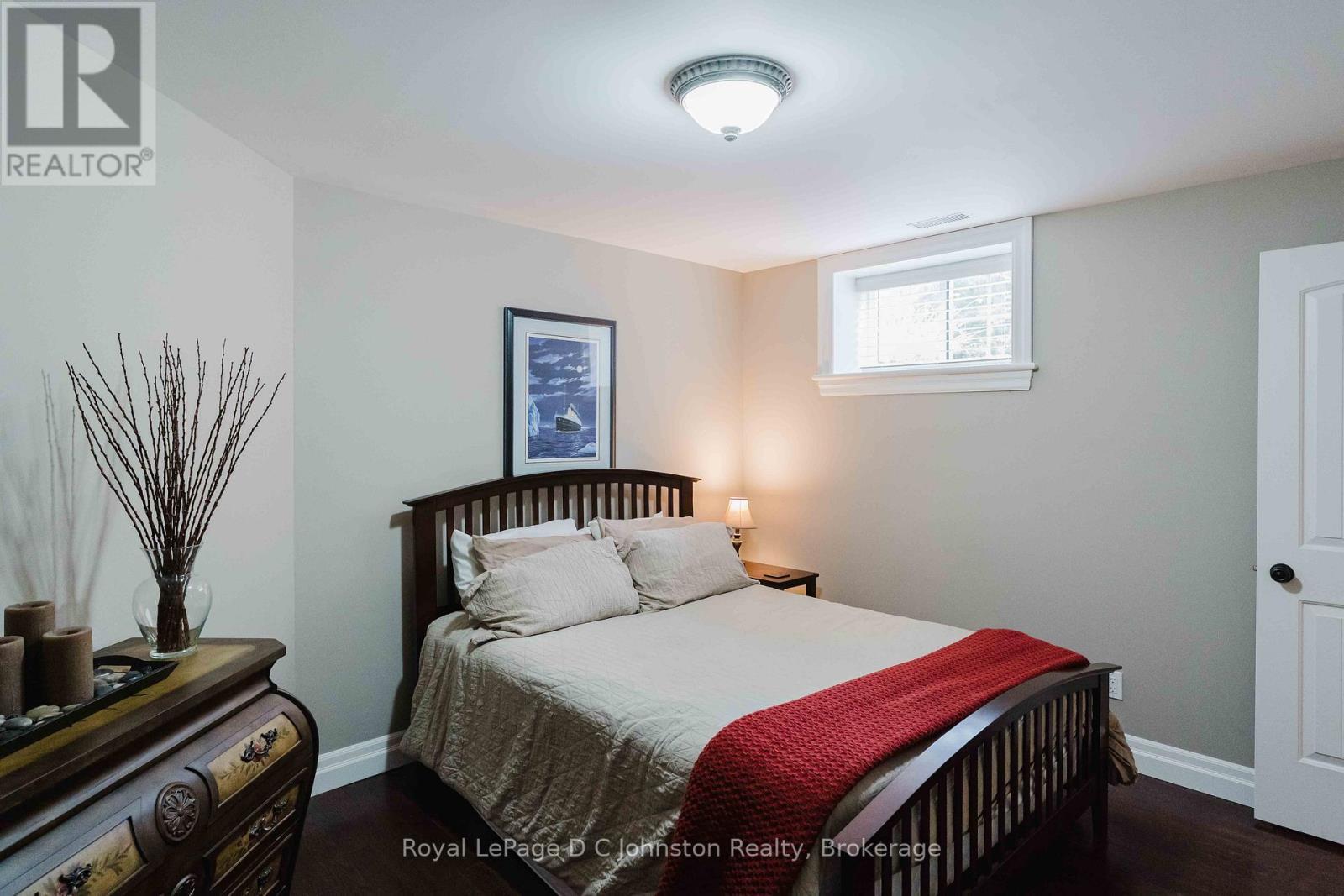 












184 TRILLIUM DRIVE

,
Saugeen Shores,




Ontario
N0H2C2

