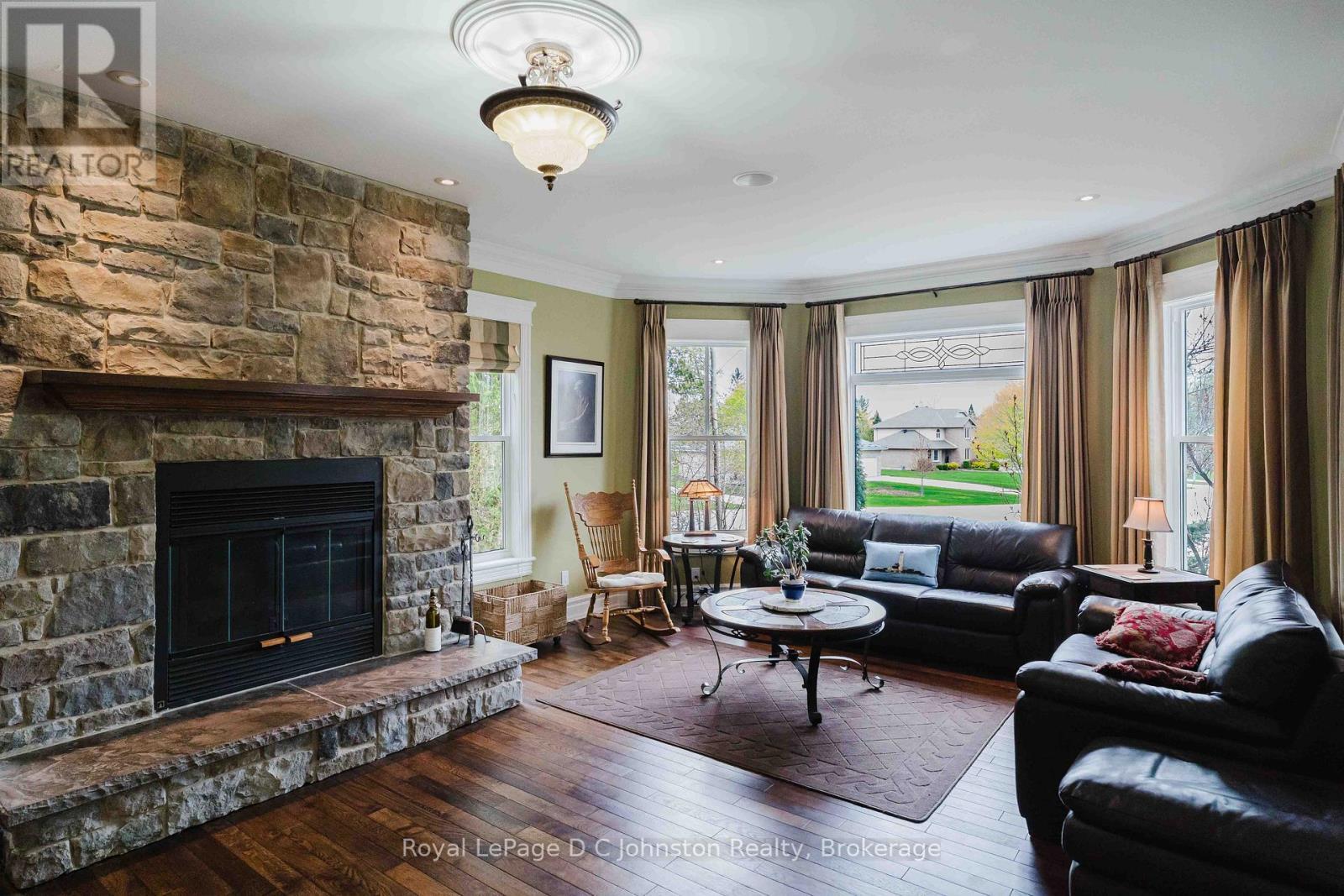 












184 TRILLIUM DRIVE

,
Saugeen Shores,




Ontario
N0H2C2

