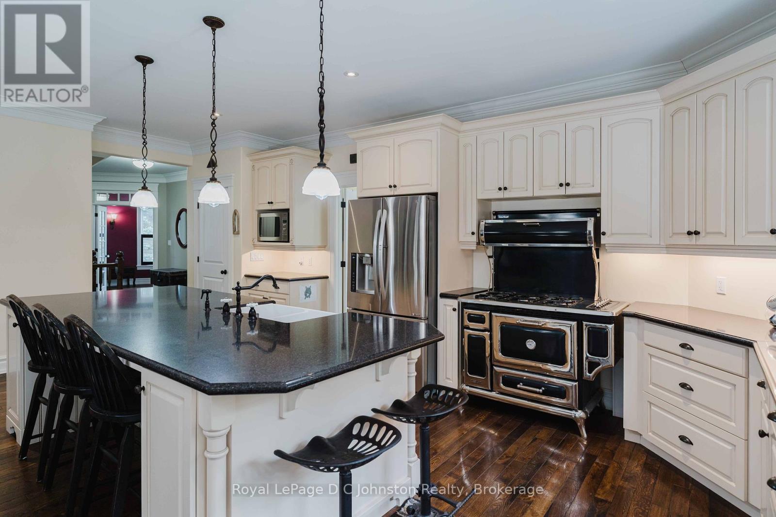 












184 TRILLIUM DRIVE

,
Saugeen Shores,




Ontario
N0H2C2

