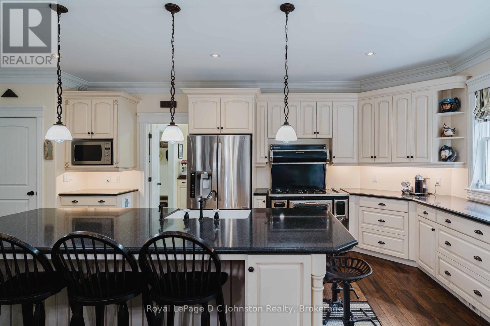 












184 TRILLIUM DRIVE

,
Saugeen Shores,




Ontario
N0H2C2


