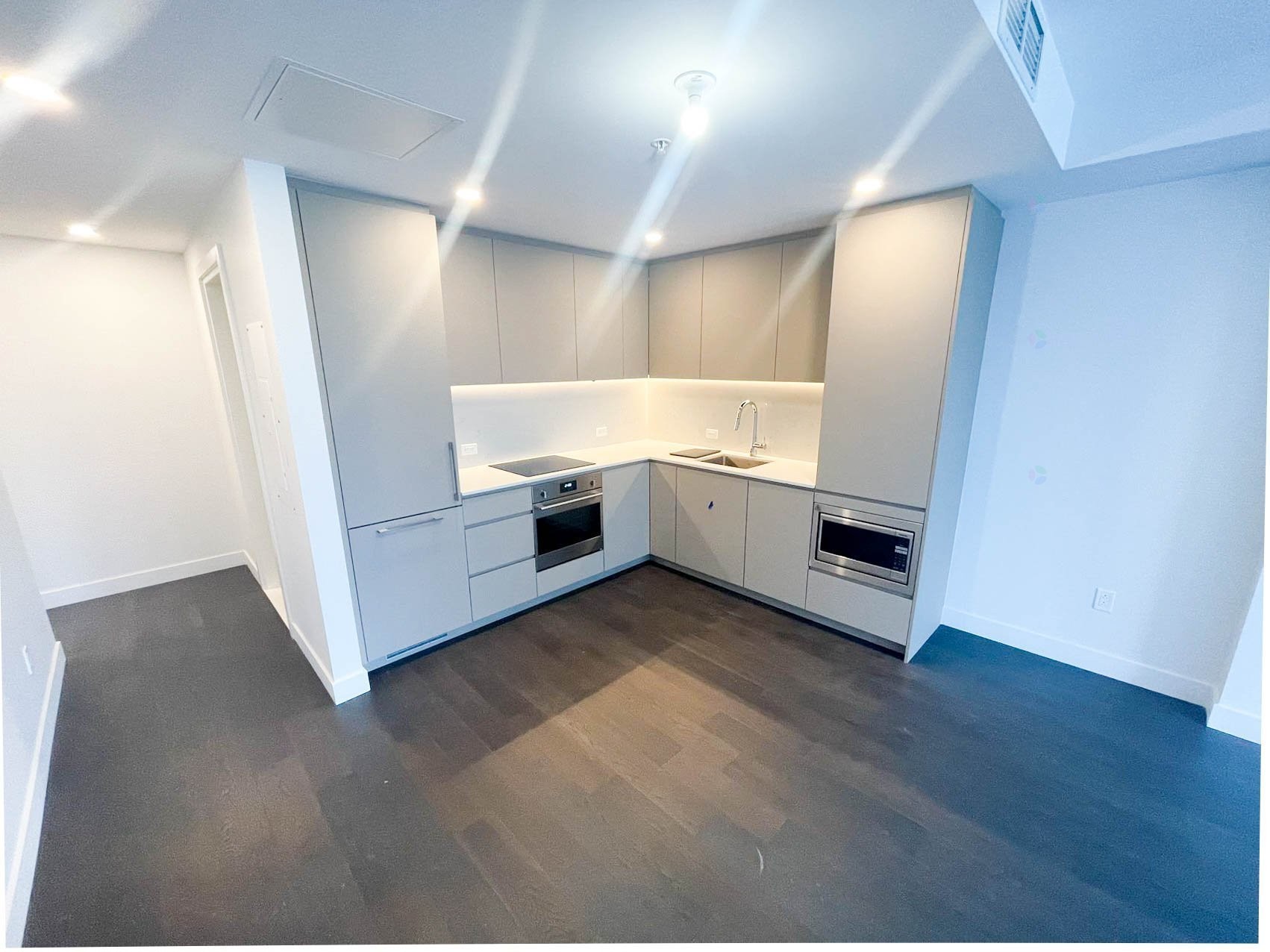 









1500


Boul. René-Lévesque O.

, 1601,
Montréal (Ville-Marie),




QC
H3G0H6

