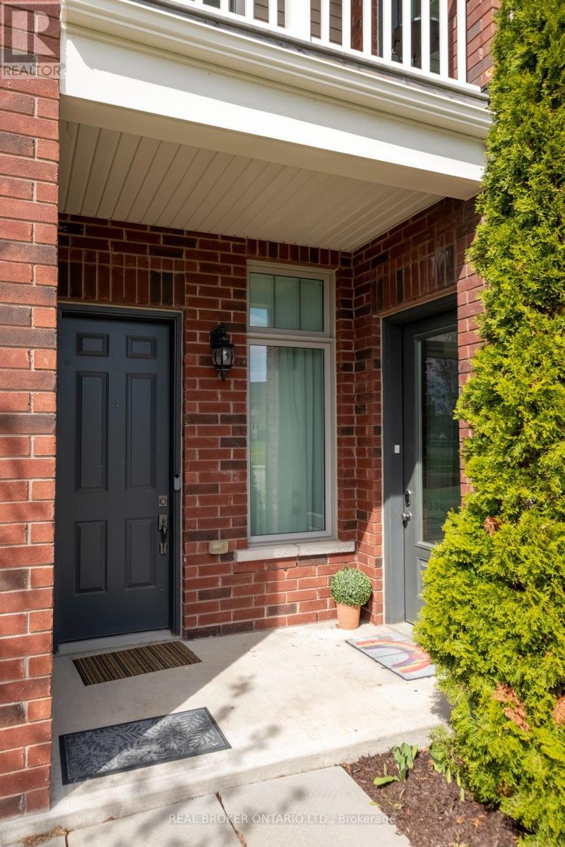 












2 MCDEVITT LANE

,
Caledon,




Ontario
L7C3S4


