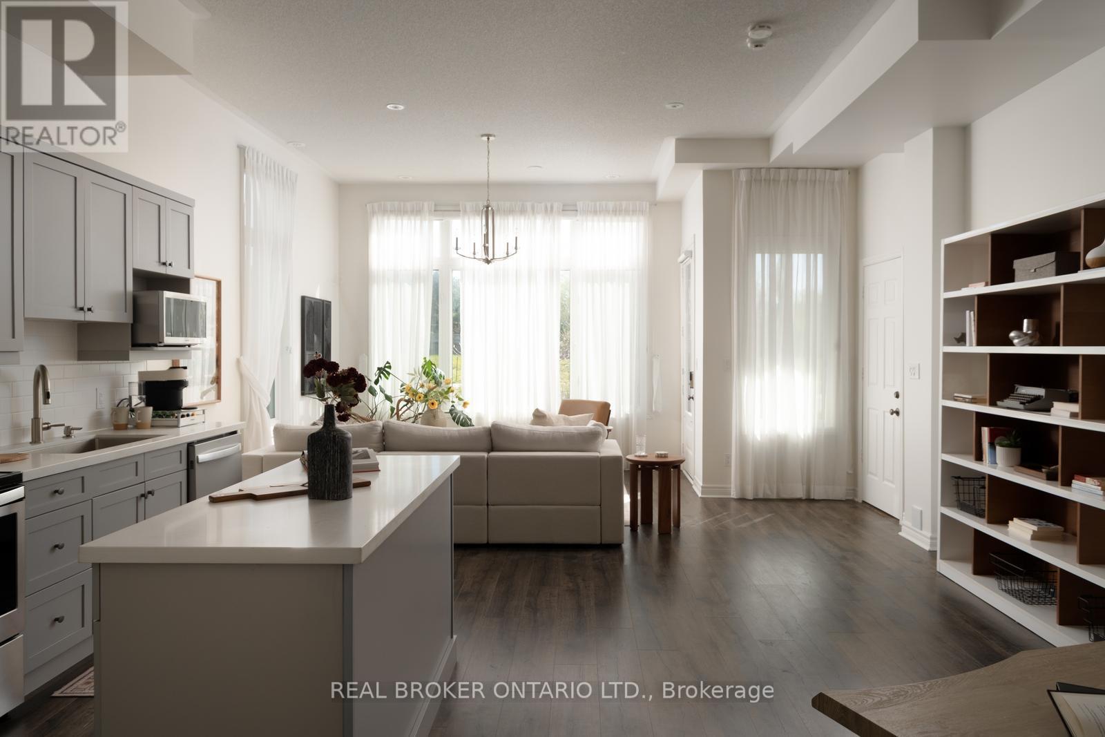 












2 MCDEVITT LANE

,
Caledon,




Ontario
L7C3S4

