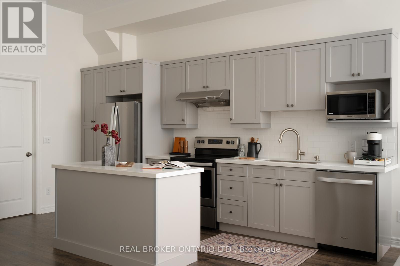 












2 MCDEVITT LANE

,
Caledon,




Ontario
L7C3S4

