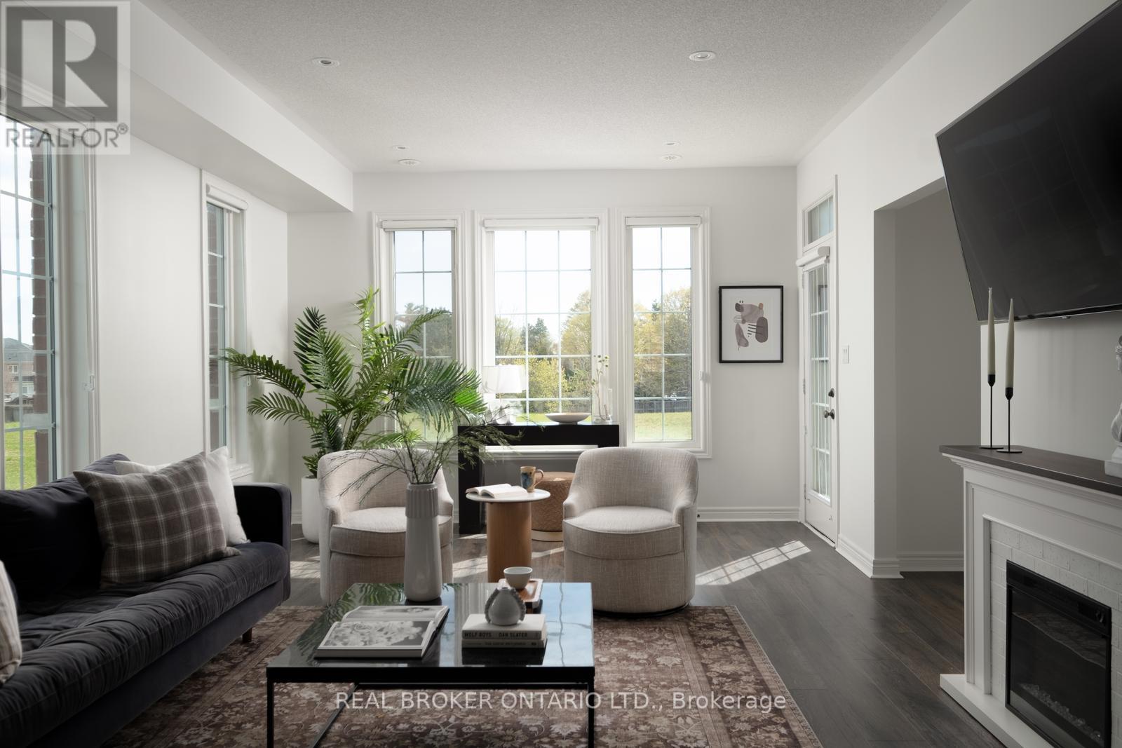 












2 MCDEVITT LANE

,
Caledon,




Ontario
L7C3S4

