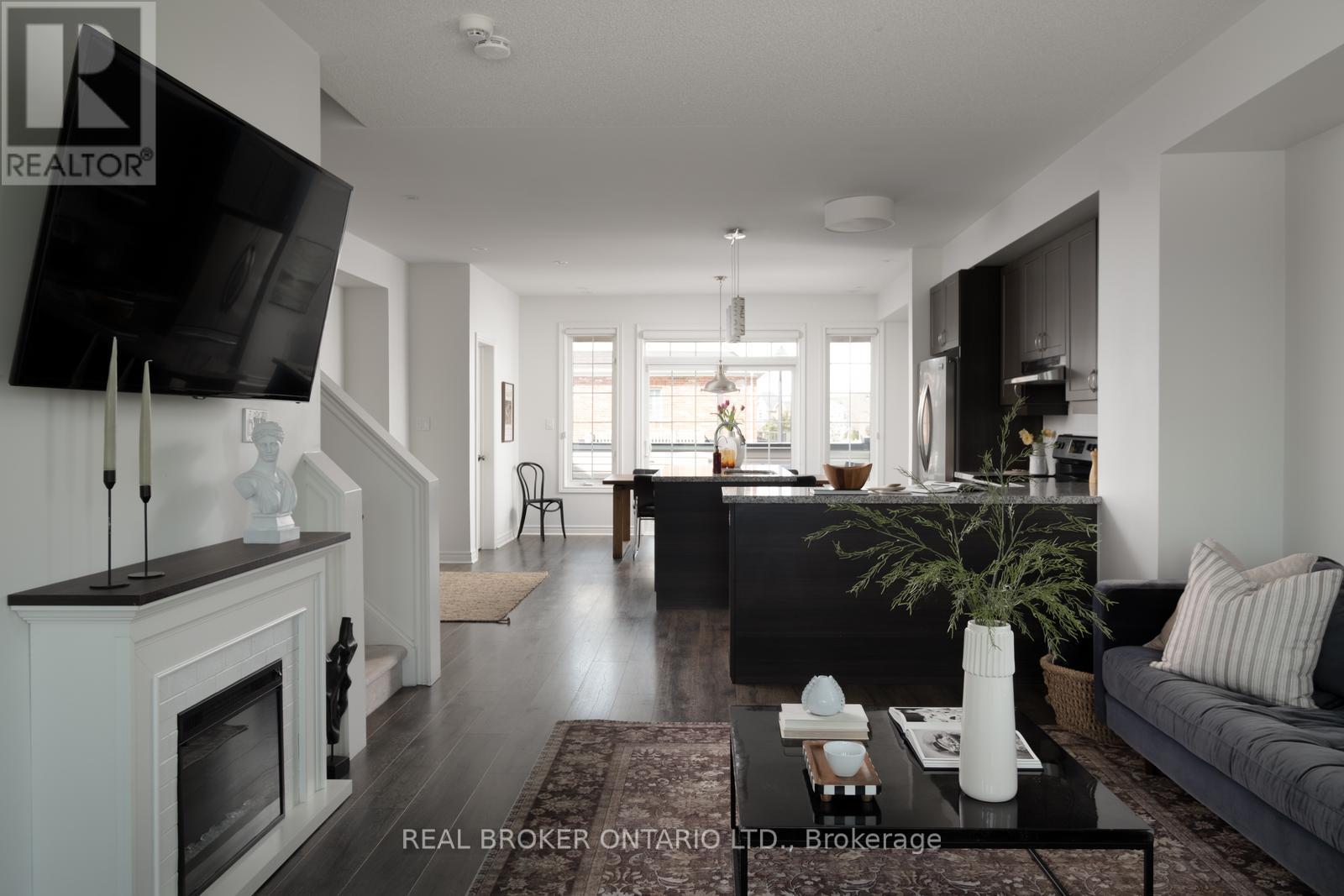 












2 MCDEVITT LANE

,
Caledon,




Ontario
L7C3S4


