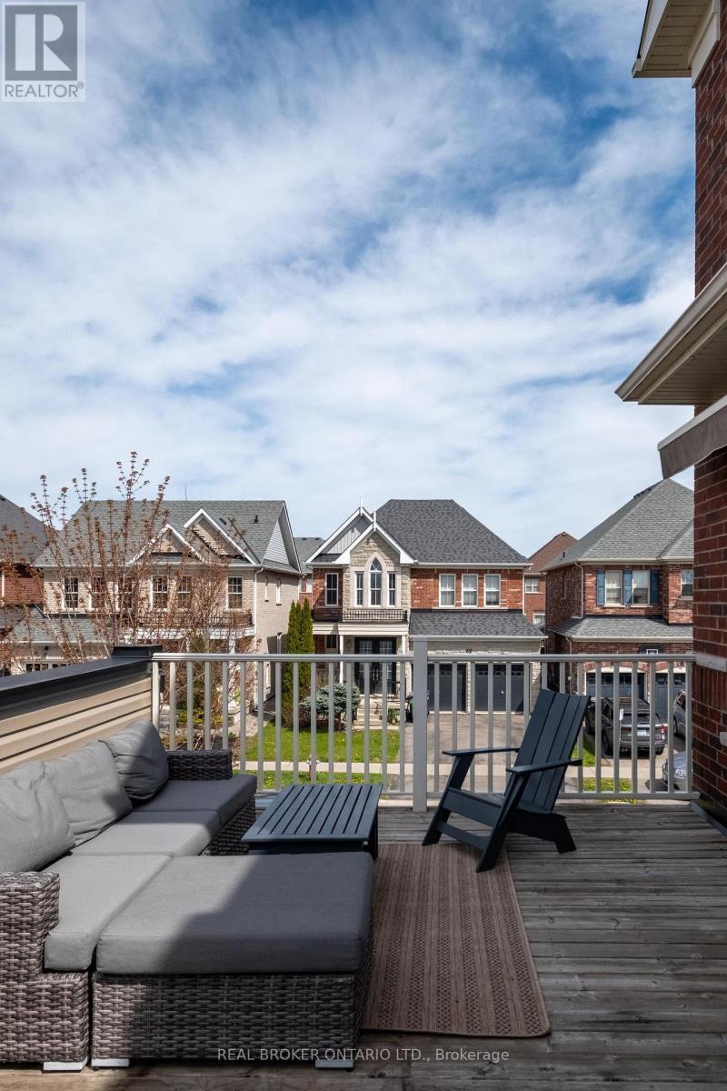 












2 MCDEVITT LANE

,
Caledon,




Ontario
L7C3S4

