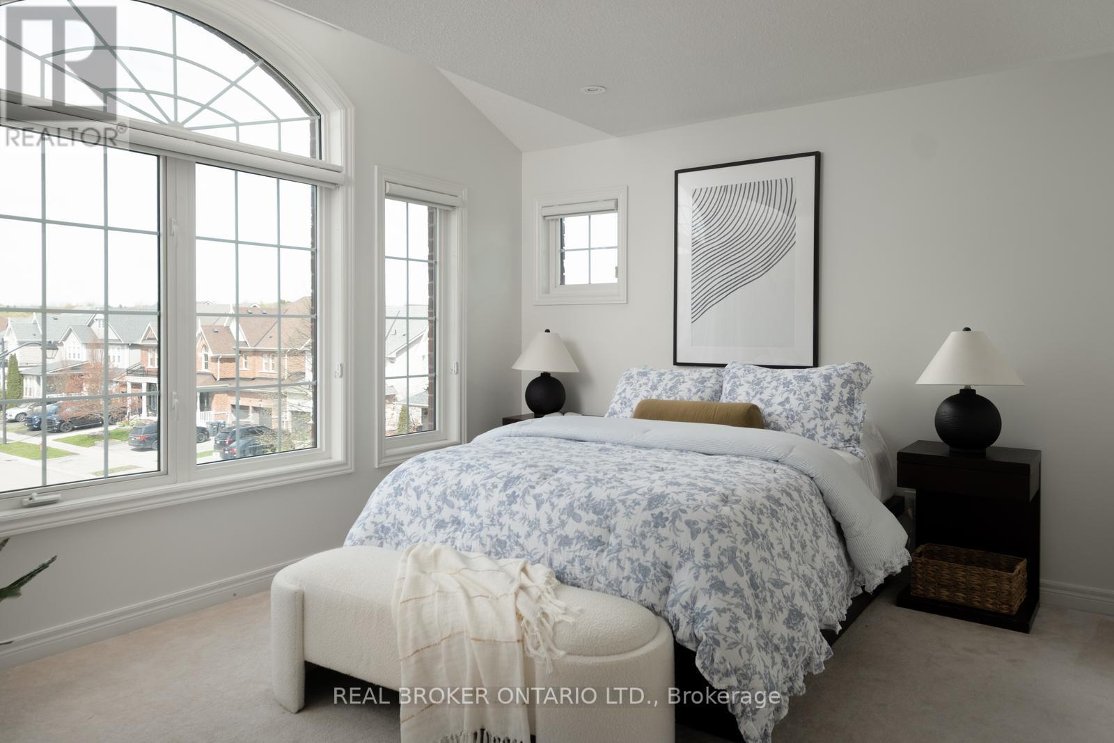 












2 MCDEVITT LANE

,
Caledon,




Ontario
L7C3S4

