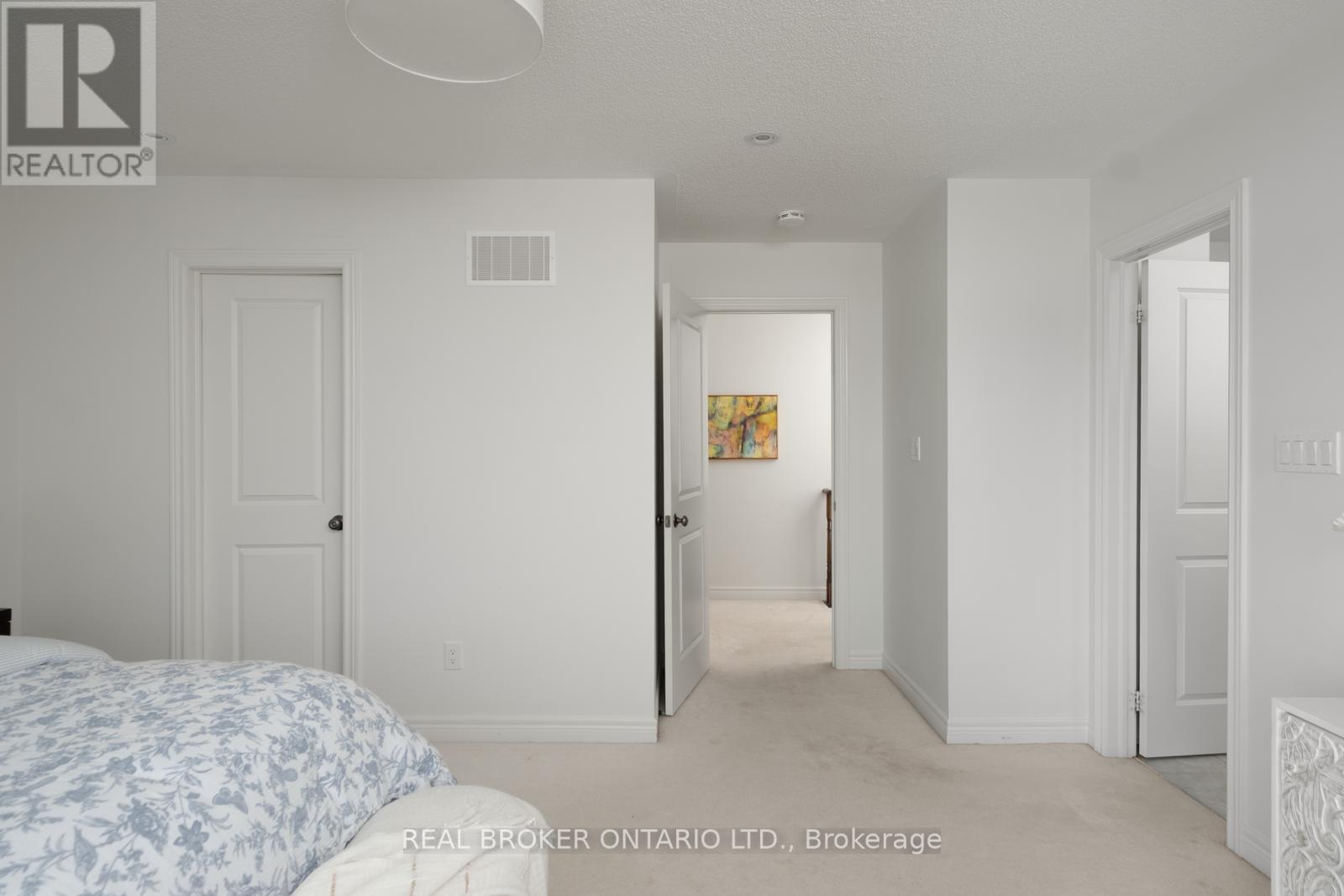 












2 MCDEVITT LANE

,
Caledon,




Ontario
L7C3S4


