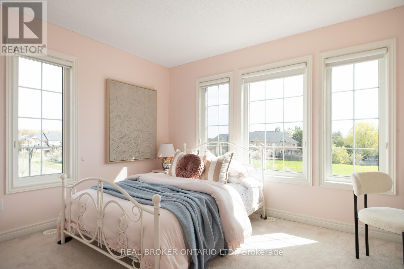 












2 MCDEVITT LANE

,
Caledon,




Ontario
L7C3S4

