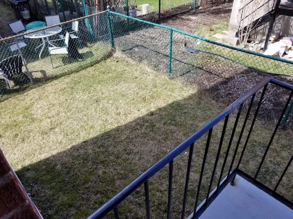 









579

 - 585


15e Avenue

,
Montréal (LaSalle),




QC
H8P2S1

