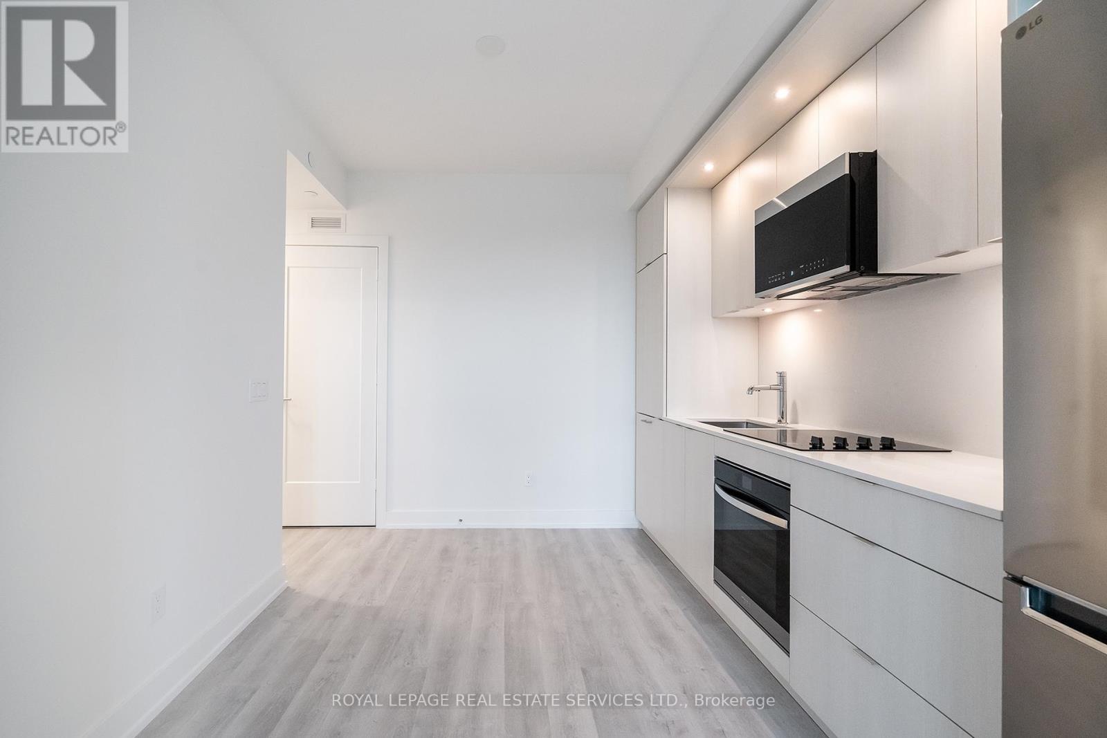 












1207 - 60 CENTRAL PARK ROADWAY

,
Toronto,




Ontario
M9A0E6

