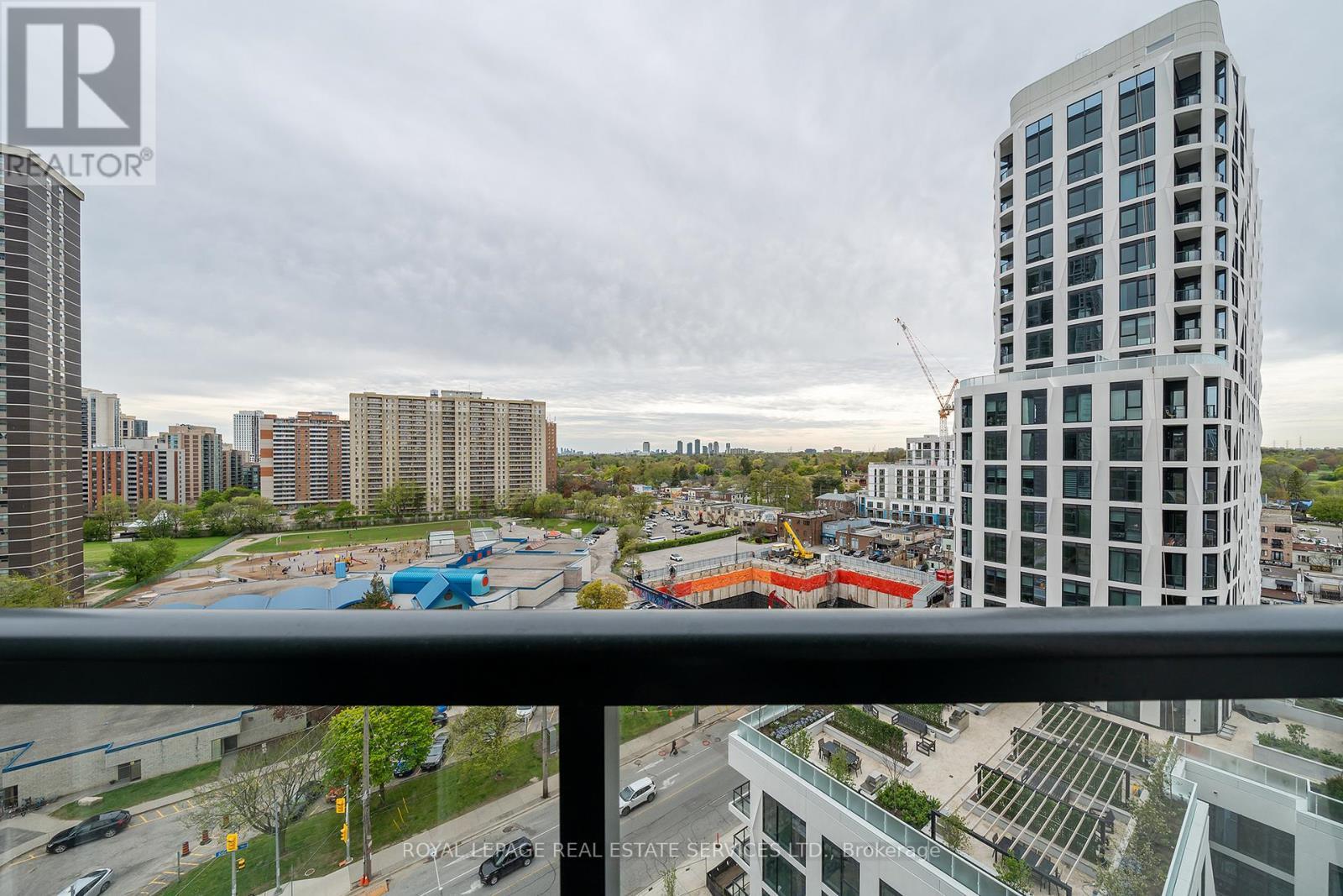 












1207 - 60 CENTRAL PARK ROADWAY

,
Toronto,




Ontario
M9A0E6

