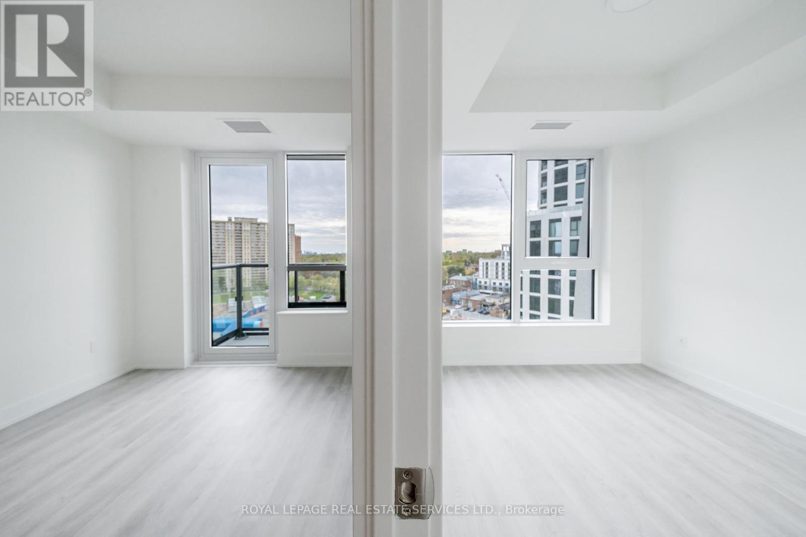 












1207 - 60 CENTRAL PARK ROADWAY

,
Toronto,




Ontario
M9A0E6

