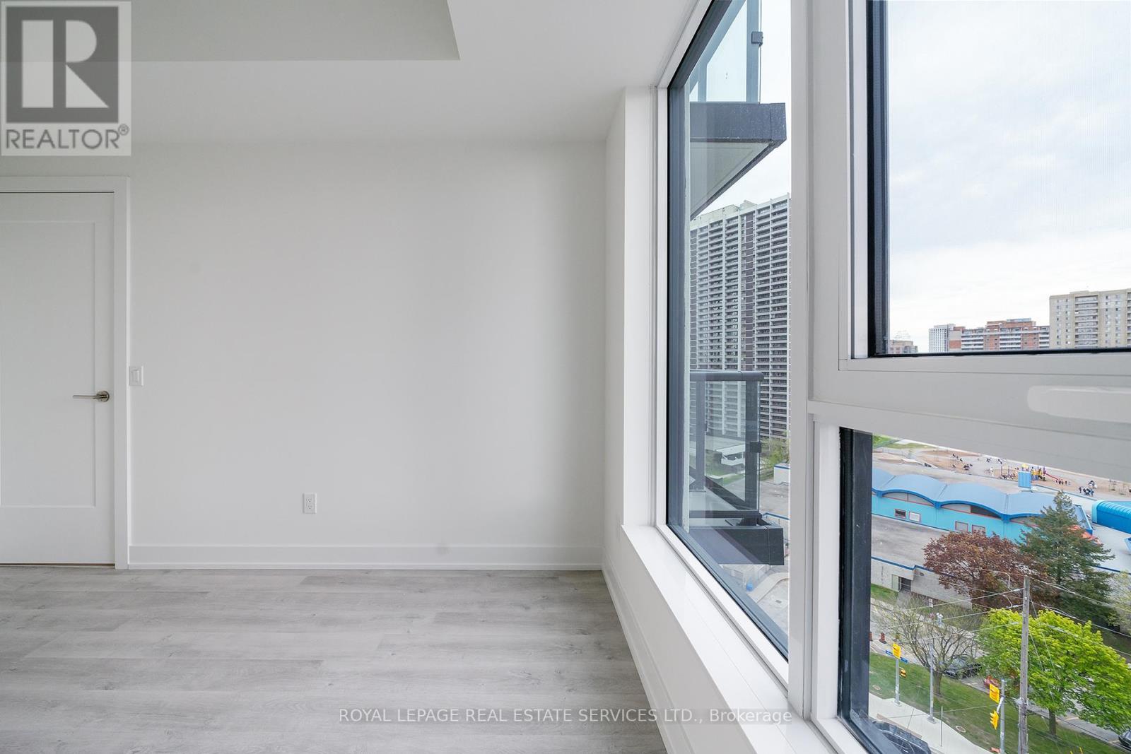 












1207 - 60 CENTRAL PARK ROADWAY

,
Toronto,




Ontario
M9A0E6

