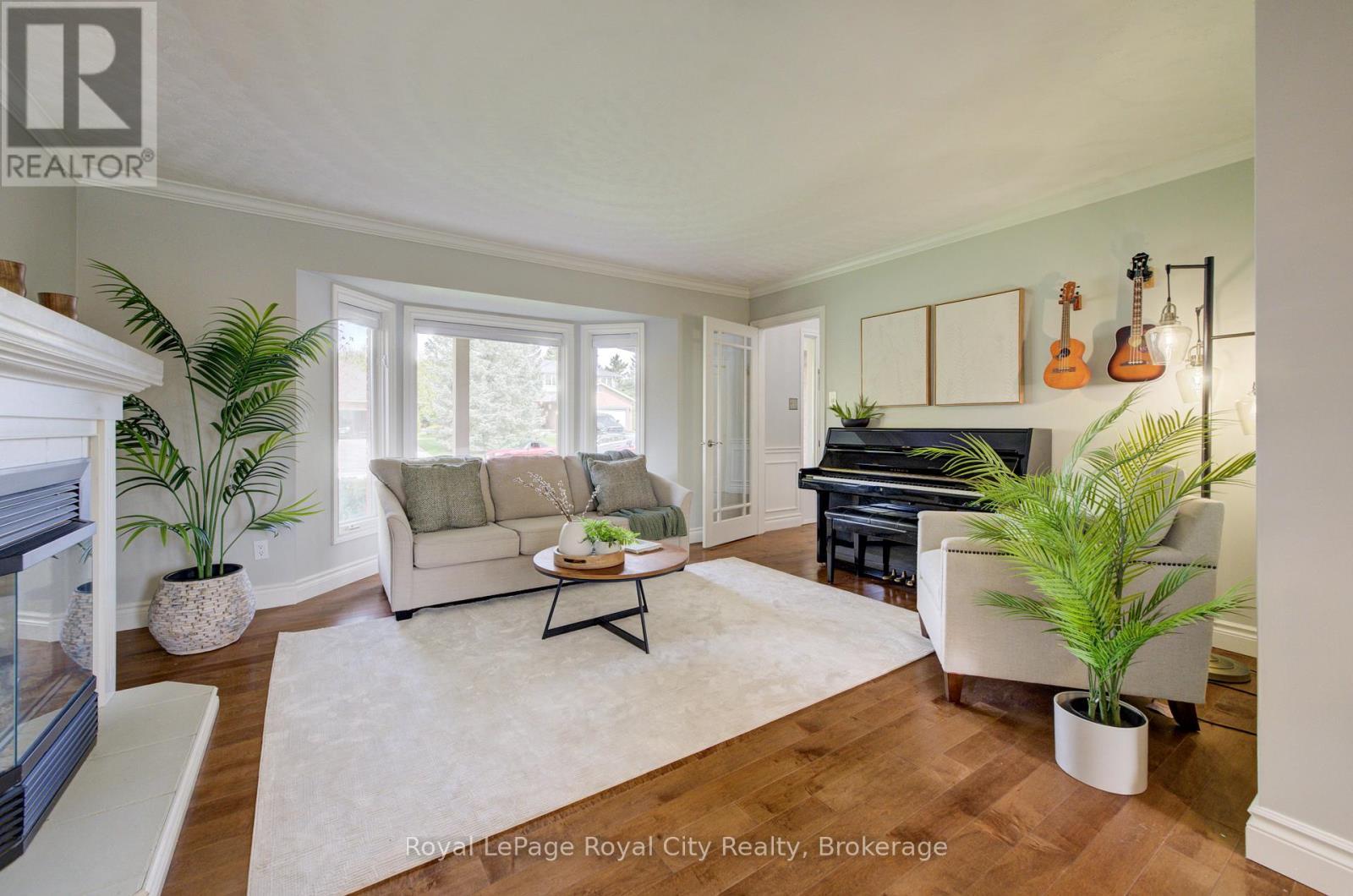 












15 JOANN CRESCENT

,
Centre Wellington (Elora/Salem),




Ontario
N0B1S0

