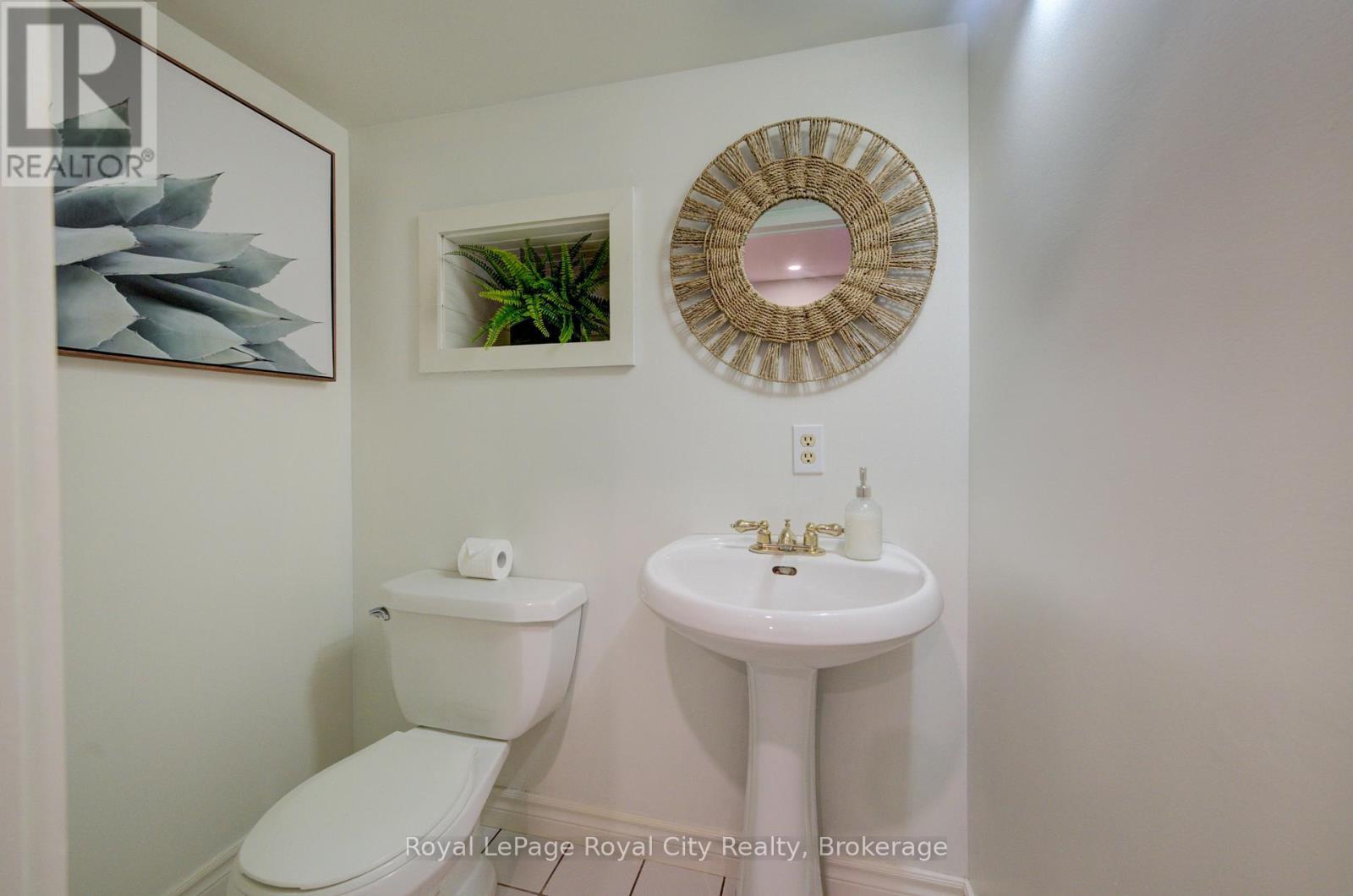 












15 JOANN CRESCENT

,
Centre Wellington (Elora/Salem),




Ontario
N0B1S0

