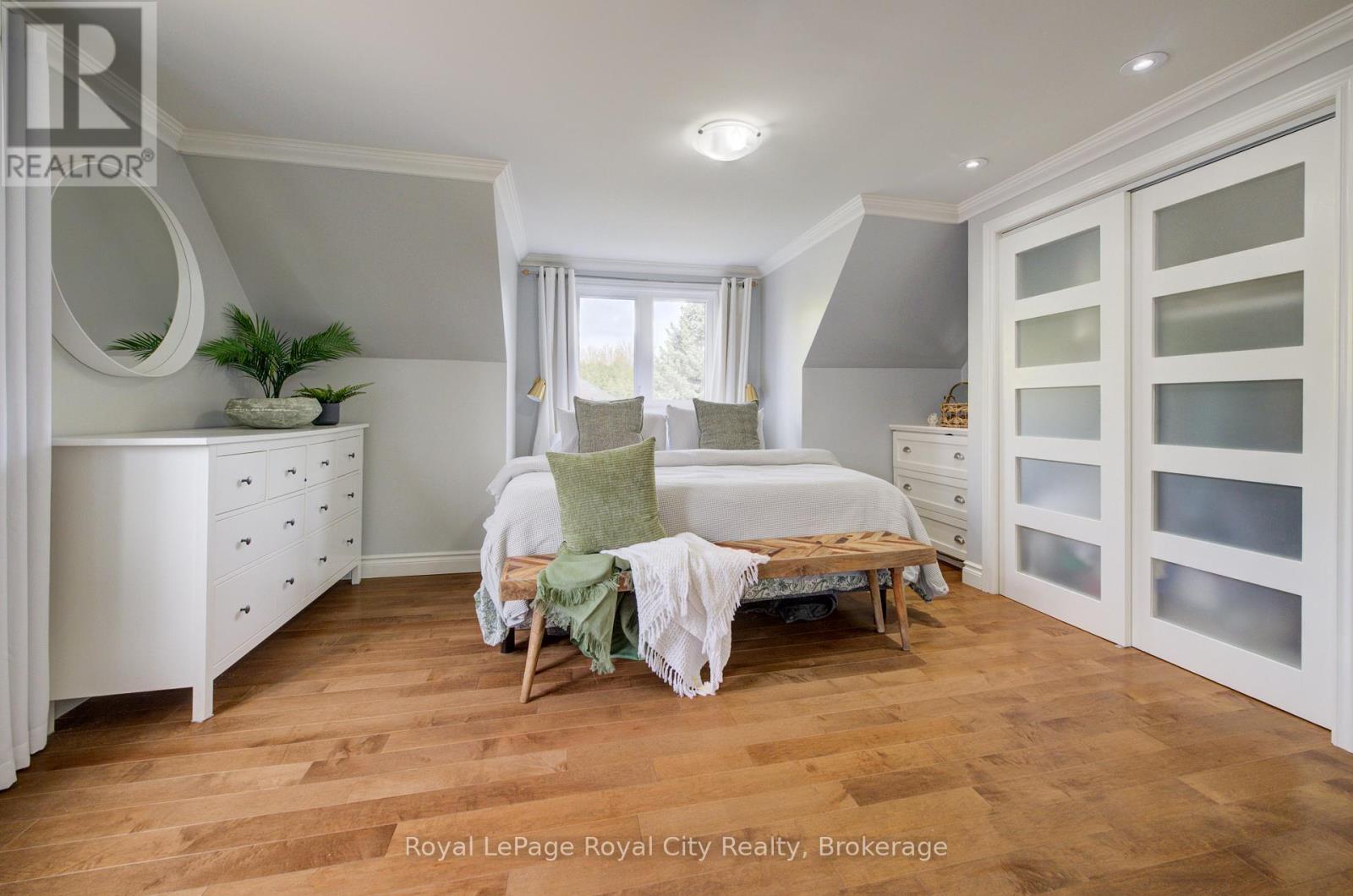 












15 JOANN CRESCENT

,
Centre Wellington (Elora/Salem),




Ontario
N0B1S0

