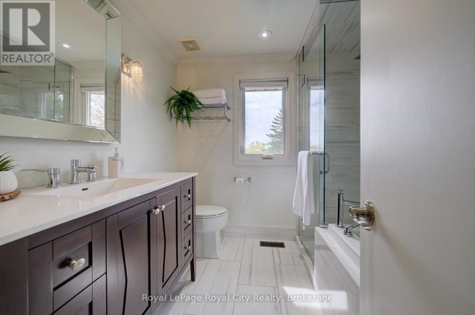 












15 JOANN CRESCENT

,
Centre Wellington (Elora/Salem),




Ontario
N0B1S0

