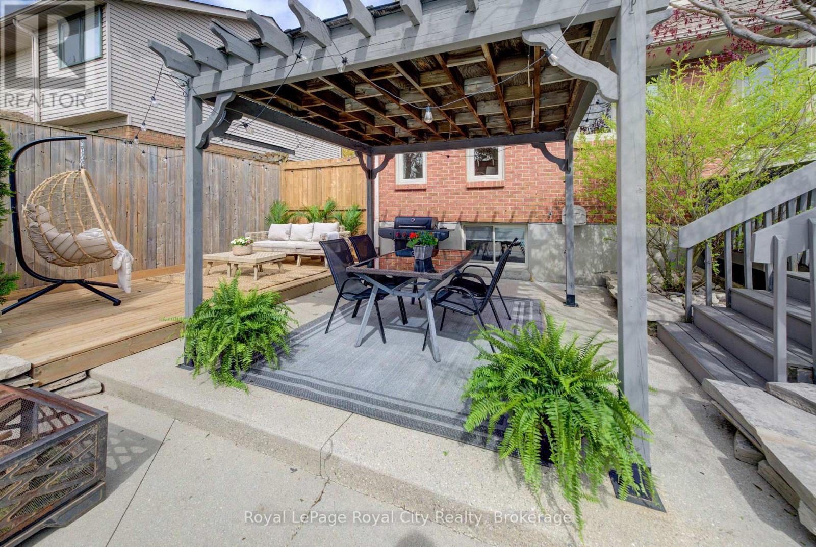 












15 JOANN CRESCENT

,
Centre Wellington (Elora/Salem),




Ontario
N0B1S0

