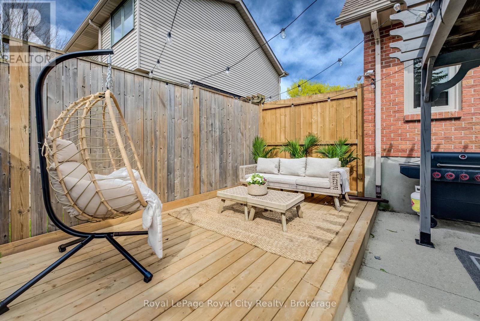 












15 JOANN CRESCENT

,
Centre Wellington (Elora/Salem),




Ontario
N0B1S0

