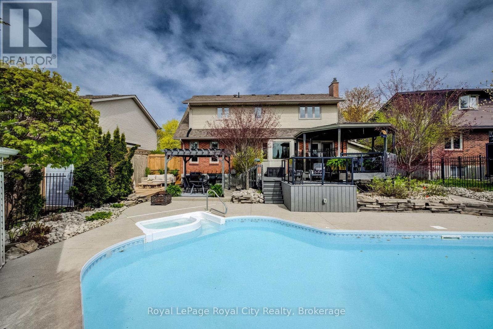 












15 JOANN CRESCENT

,
Centre Wellington (Elora/Salem),




Ontario
N0B1S0

