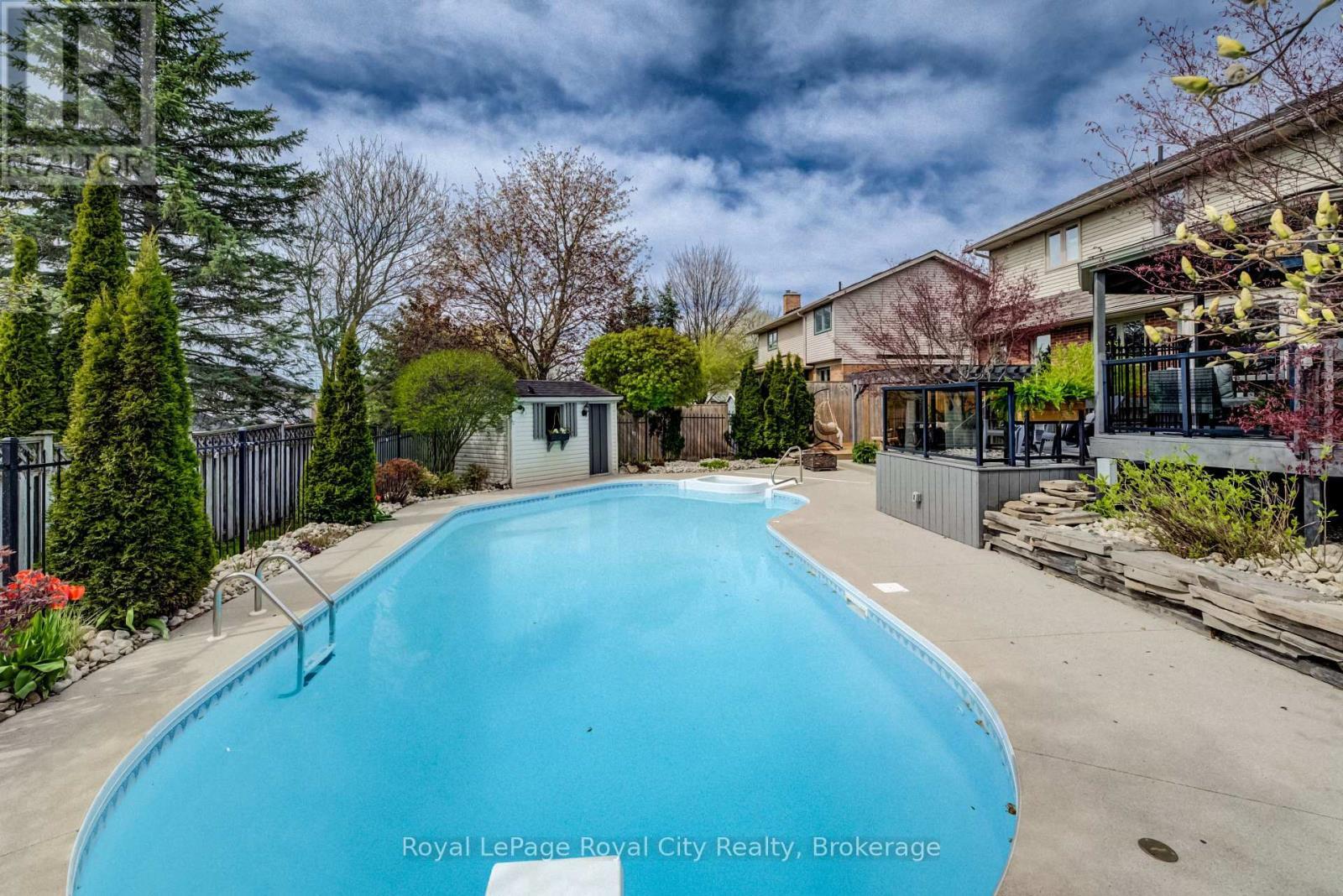 












15 JOANN CRESCENT

,
Centre Wellington (Elora/Salem),




Ontario
N0B1S0

