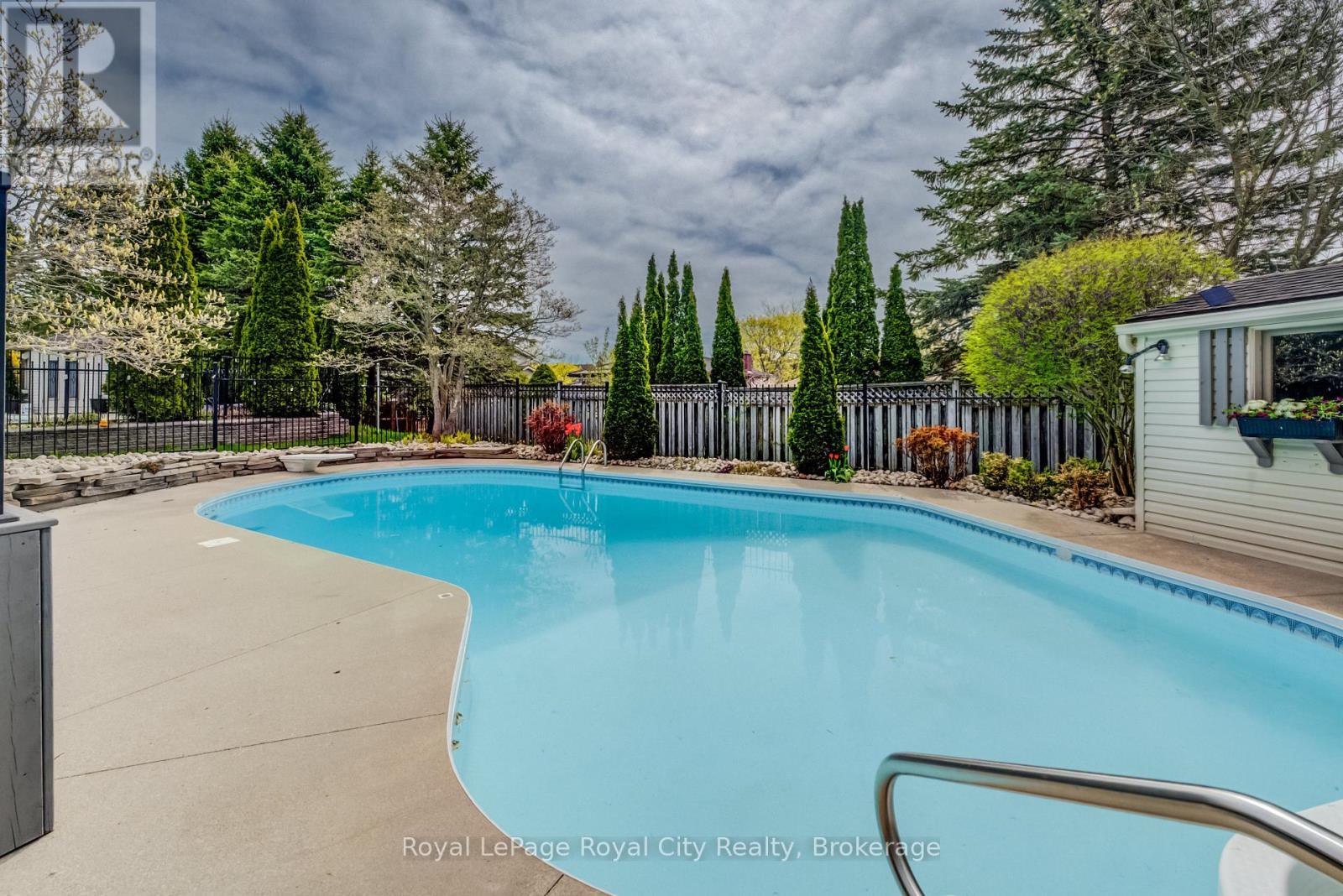 












15 JOANN CRESCENT

,
Centre Wellington (Elora/Salem),




Ontario
N0B1S0

