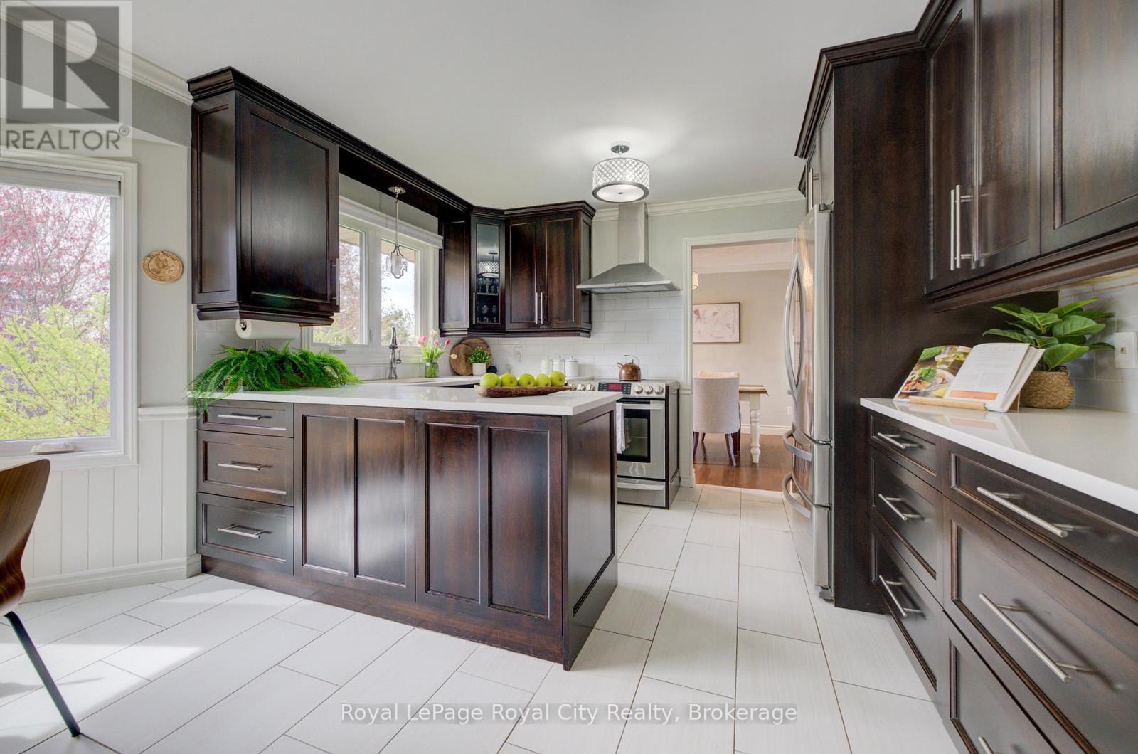 












15 JOANN CRESCENT

,
Centre Wellington (Elora/Salem),




Ontario
N0B1S0

