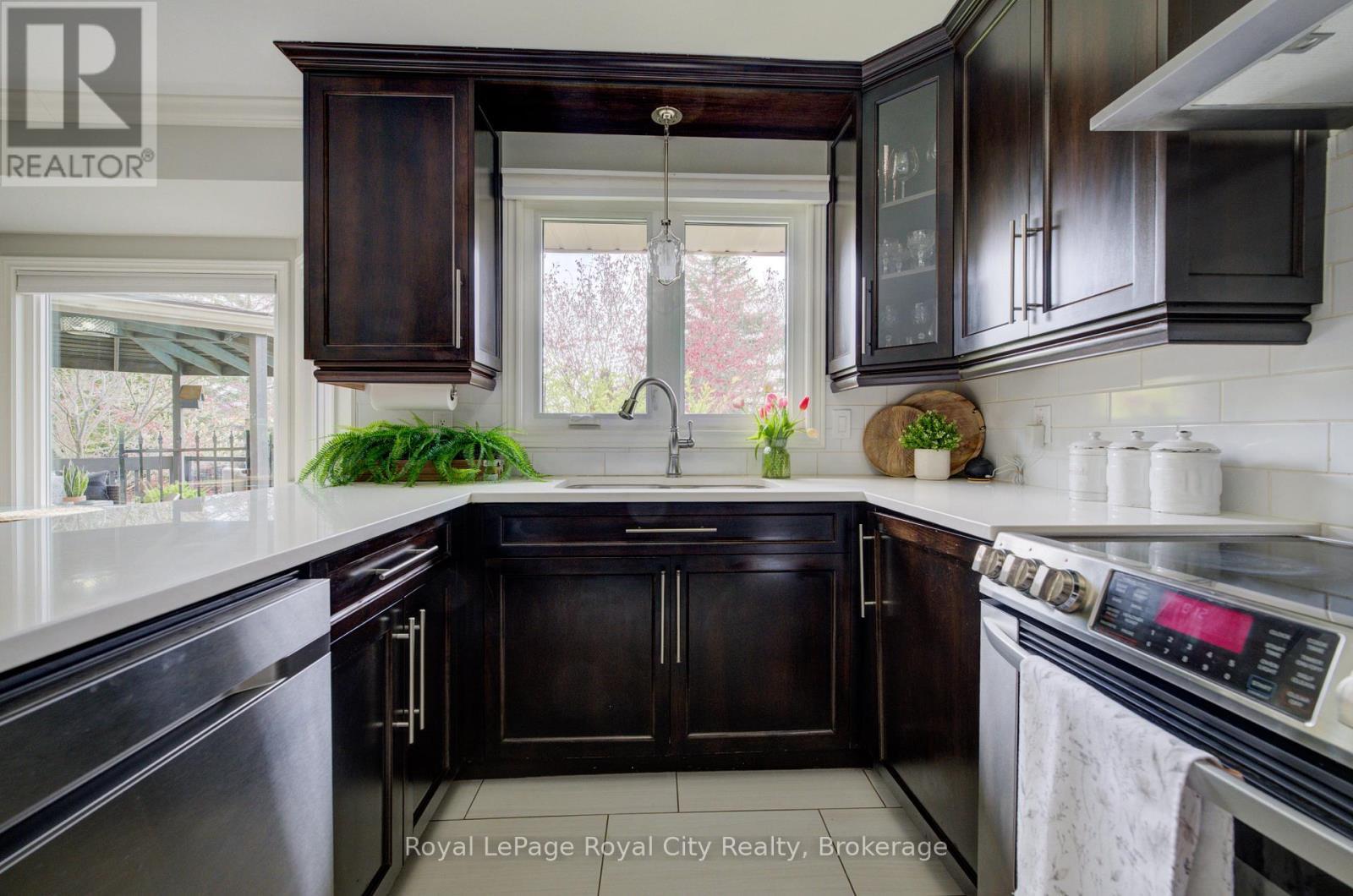 












15 JOANN CRESCENT

,
Centre Wellington (Elora/Salem),




Ontario
N0B1S0

