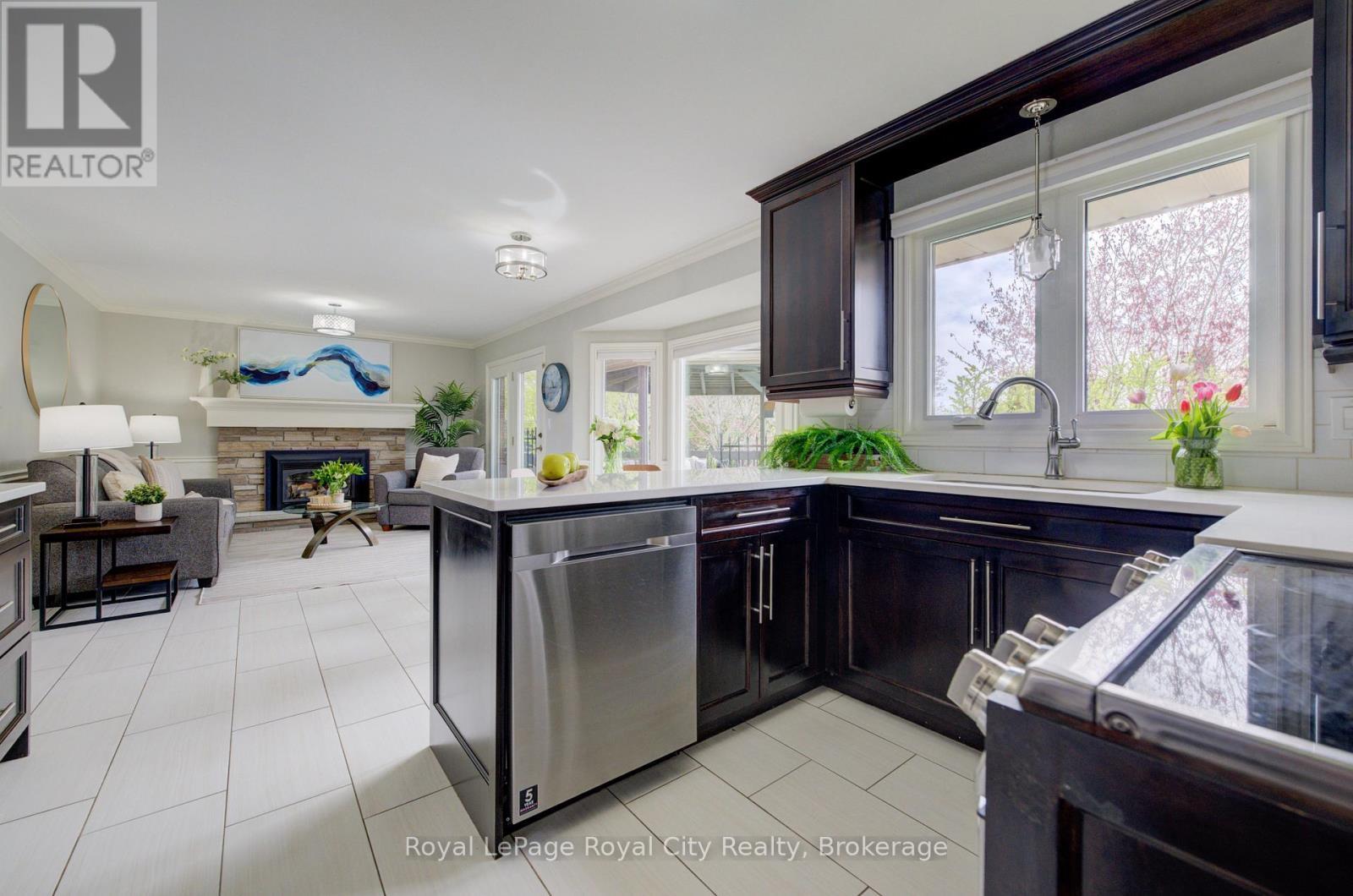 












15 JOANN CRESCENT

,
Centre Wellington (Elora/Salem),




Ontario
N0B1S0

