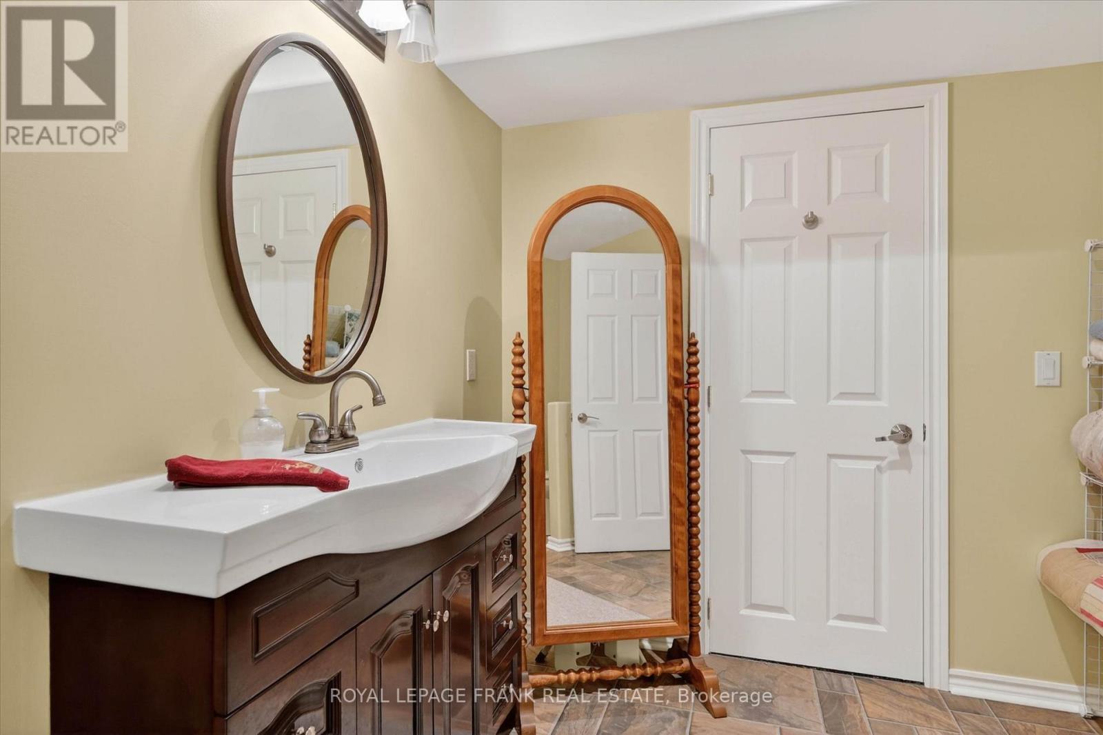 












187 RIVER LANE

,
Douro-Dummer,




Ontario
K0L3A0

