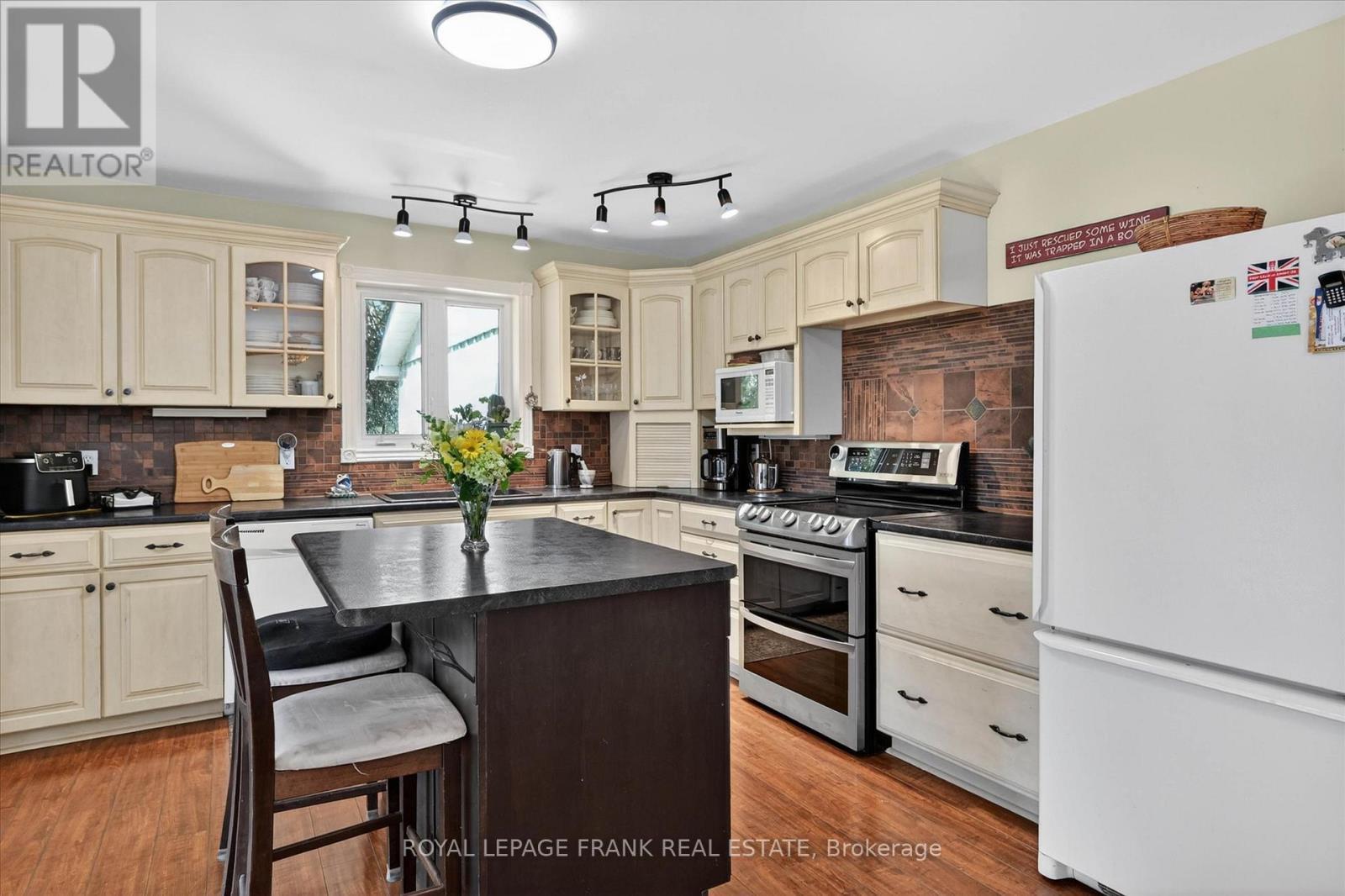 












187 RIVER LANE

,
Douro-Dummer,




Ontario
K0L3A0

