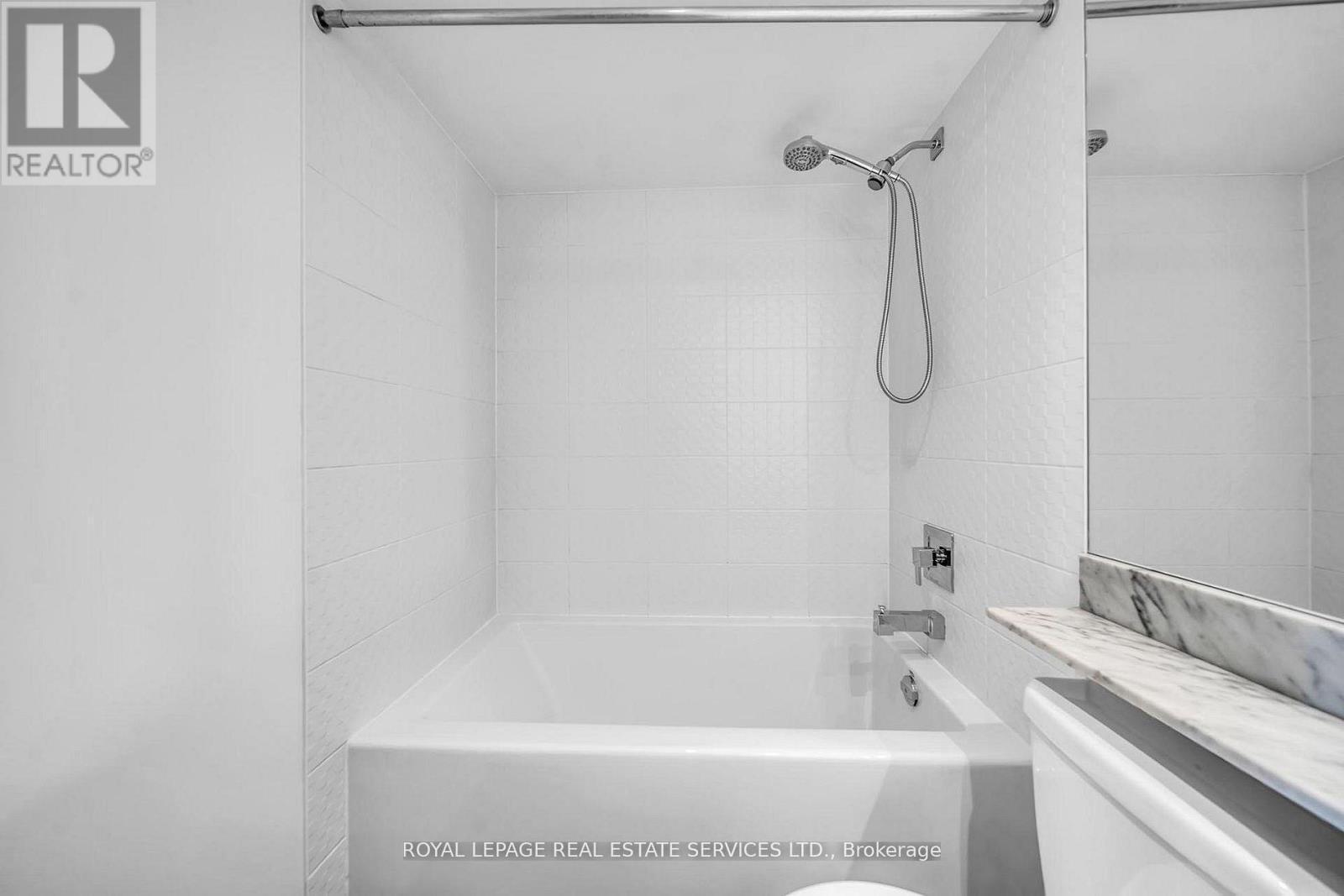 












502 - 125 WESTERN BATTERY ROAD

,
Toronto,




Ontario
M6K3R8

