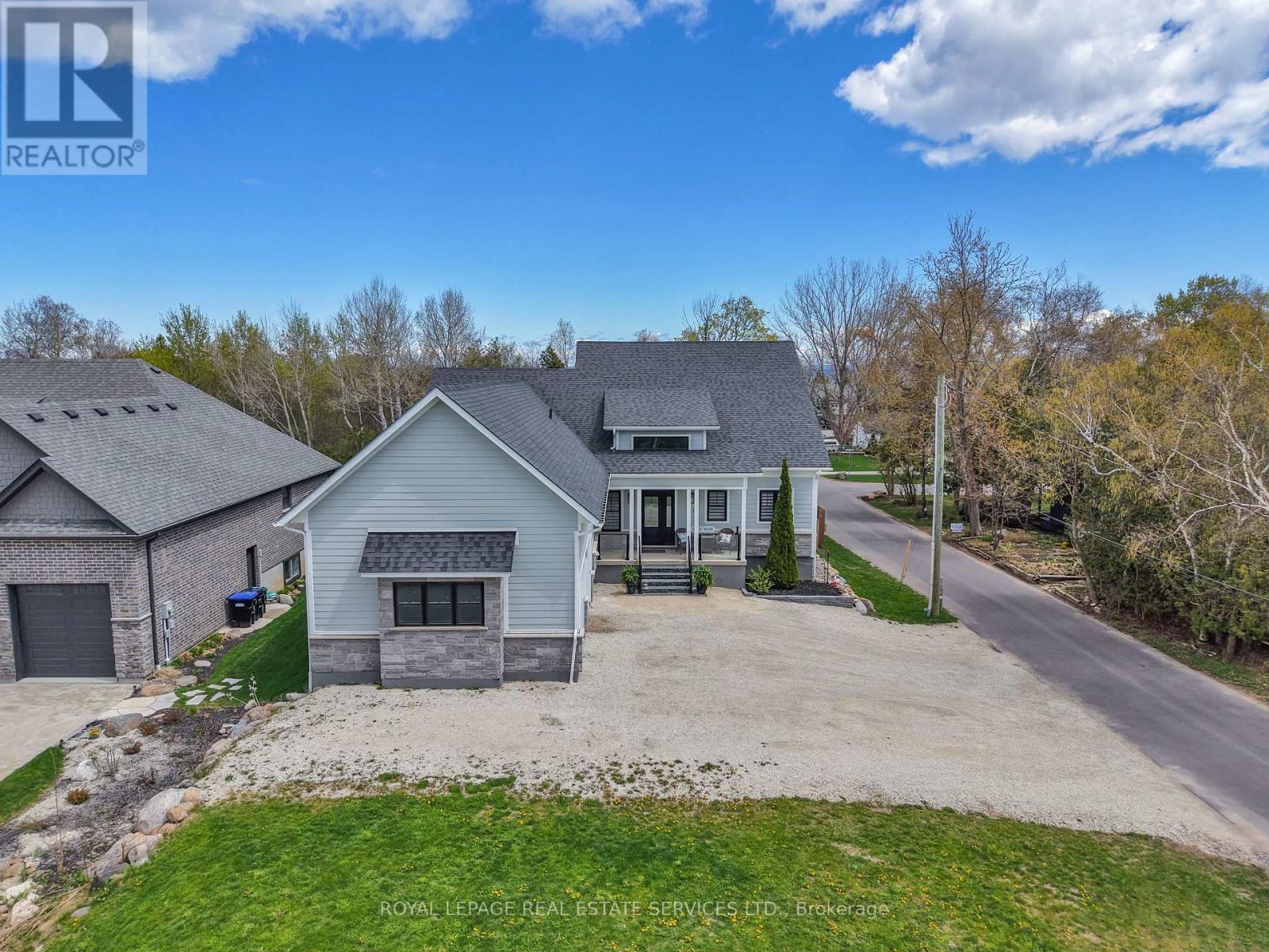












131 GLENLAKE BOULEVARD

,
Collingwood,




Ontario
L9Y0X2


