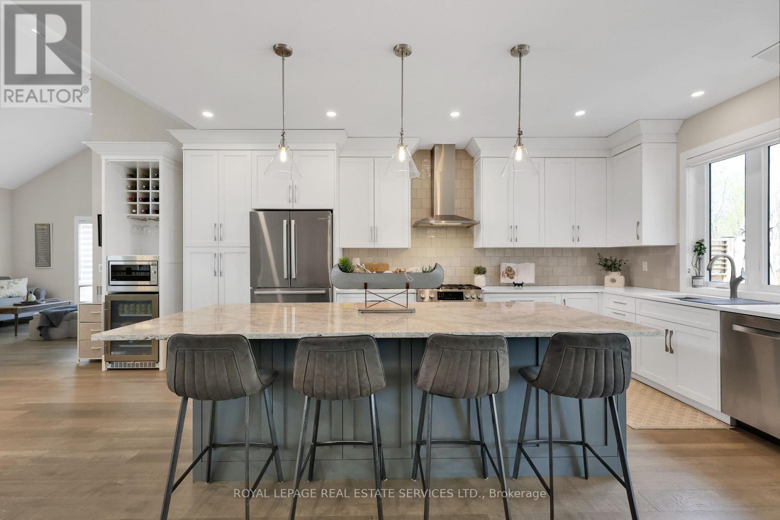












131 GLENLAKE BOULEVARD

,
Collingwood,




Ontario
L9Y0X2

