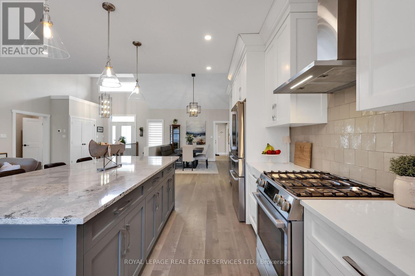 












131 GLENLAKE BOULEVARD

,
Collingwood,




Ontario
L9Y0X2

